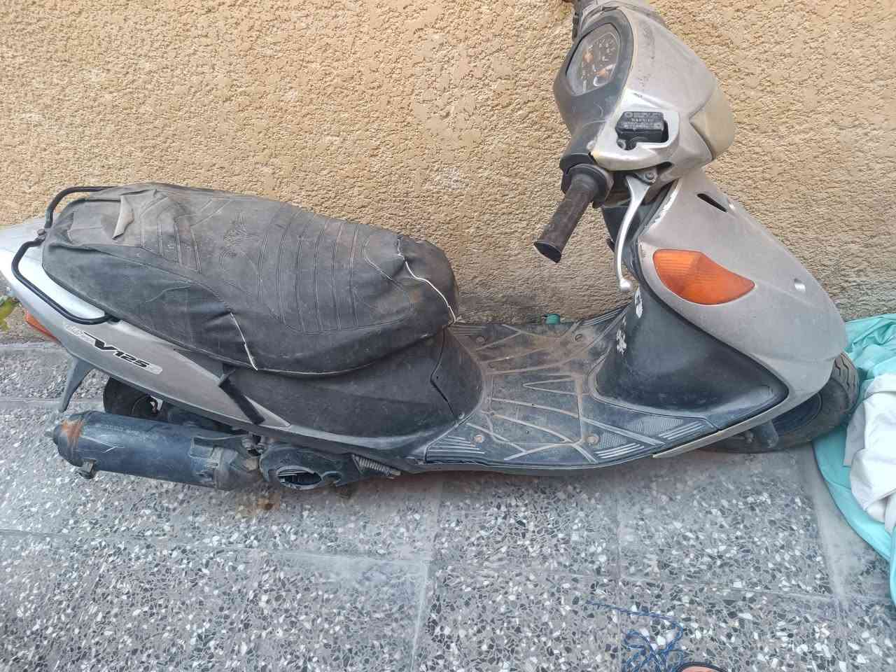 دراجا زازوكي عاطله مادري شبيهه طفت وبعد ماشتغلت ابيع كوم حديد صار فتره تاركهه اي ستفسار ***********
