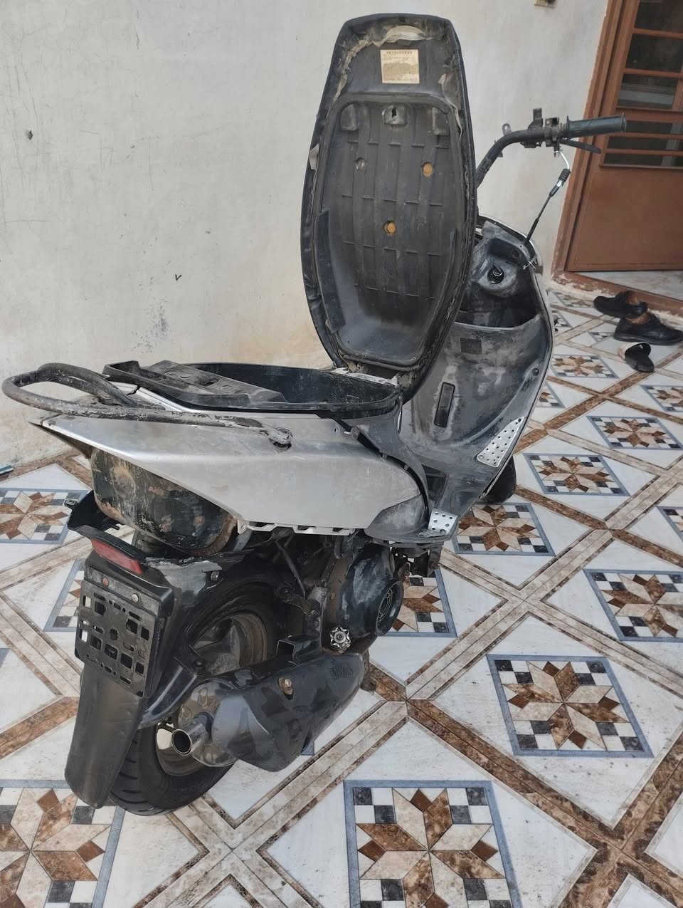 سلام عليكم ماكس منغولي رياضي تجفيت كلة جديد دبلات امامي خلفي جديد تاير خلفي جديد هندر كامل جديد نكرة بكل وقت يعني تعمير جديد يرادلها ترتيب بسيط مكاني بعقوبة التحرير *********** السعر 250وبيها مجال كلش بسيط
