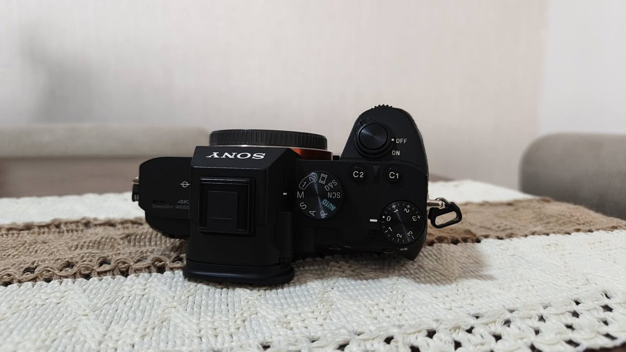 Sony a7 III BODY
سوني الفا ٧ مارك ٣ فقط بدي
نضافة  90℅
شتره 33k
 كرتون ملحقات بلادي كامل

السعر 1,150,000 مليون و مية و خمسين الف 
مكاني اربيل و توصيل موجود 

***********
