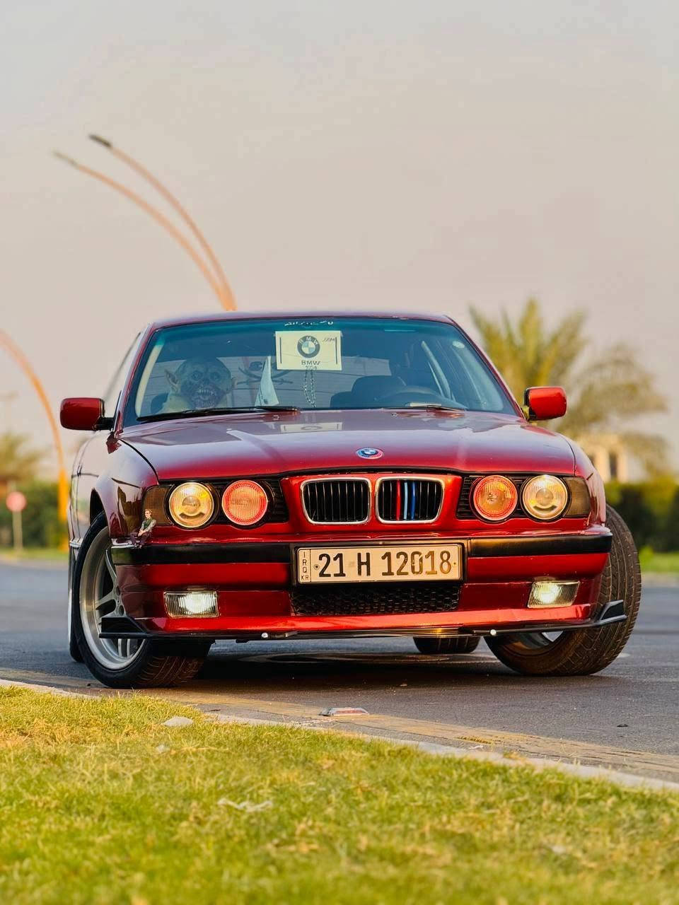 السلام عليكم
‏🚘 للبيع BMW 525i 🇩🇪 موديل 1994
‏🇯🇵 أصل وارد يابان — بدون سلايد
‏🔹 مكينة مسكر عدل كفاله
‏🔹 كير أوتو، كفالة
‏🔹 رقم سليمانية، إنكليزي، تحويل ثاني يوم
‏🔹 صبغ عام جماليه فقط، ومكفولة من الضربة
‏🔹 دواخل نظيفة ومرتبة
‏🔹سنتر لوك 4 بيبان
‏❄️ تبريد ثلج قطعتين
‏🛞 ويل M حجم 18 + تخم تايرات كله جديد
‏🔧 صدر خلفي وأمامي مشدود قبل 20 يوم كله جديد
‏💡 كهربائياتها كلها شغالة داخل وخارج
‏✨ السيارة ترايها كلش حلوة وناعمة ومرتبة
‏💰السعر 55 وبيه مجال بسيط حك الجيه
 .    العنوان بابل الحمزه الغربي
‏للاتصال : *********** او واتساب
