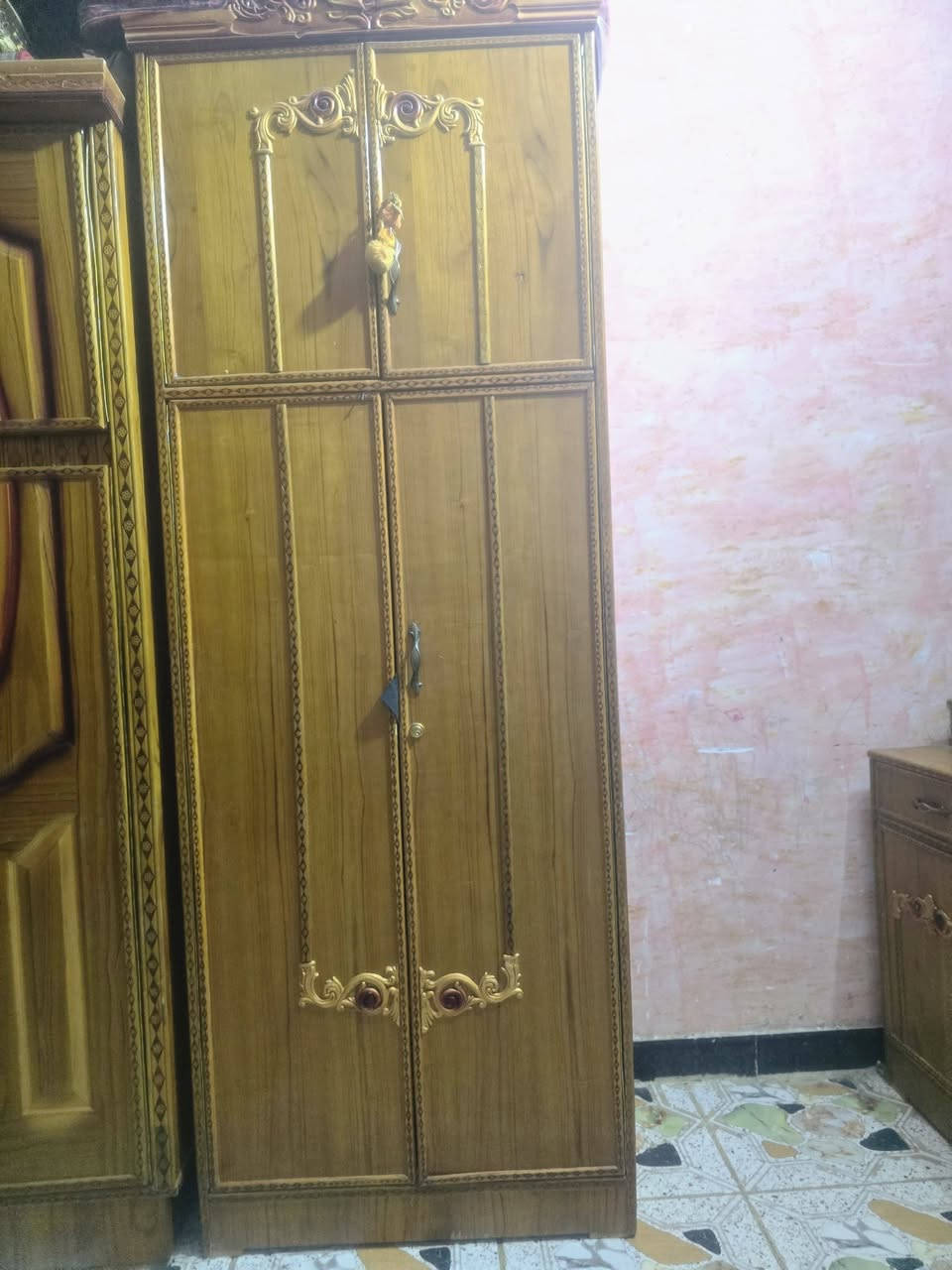 للبيع غرفه اخشاب عراقي
ما مستعمله شي قليل 

 ***********
