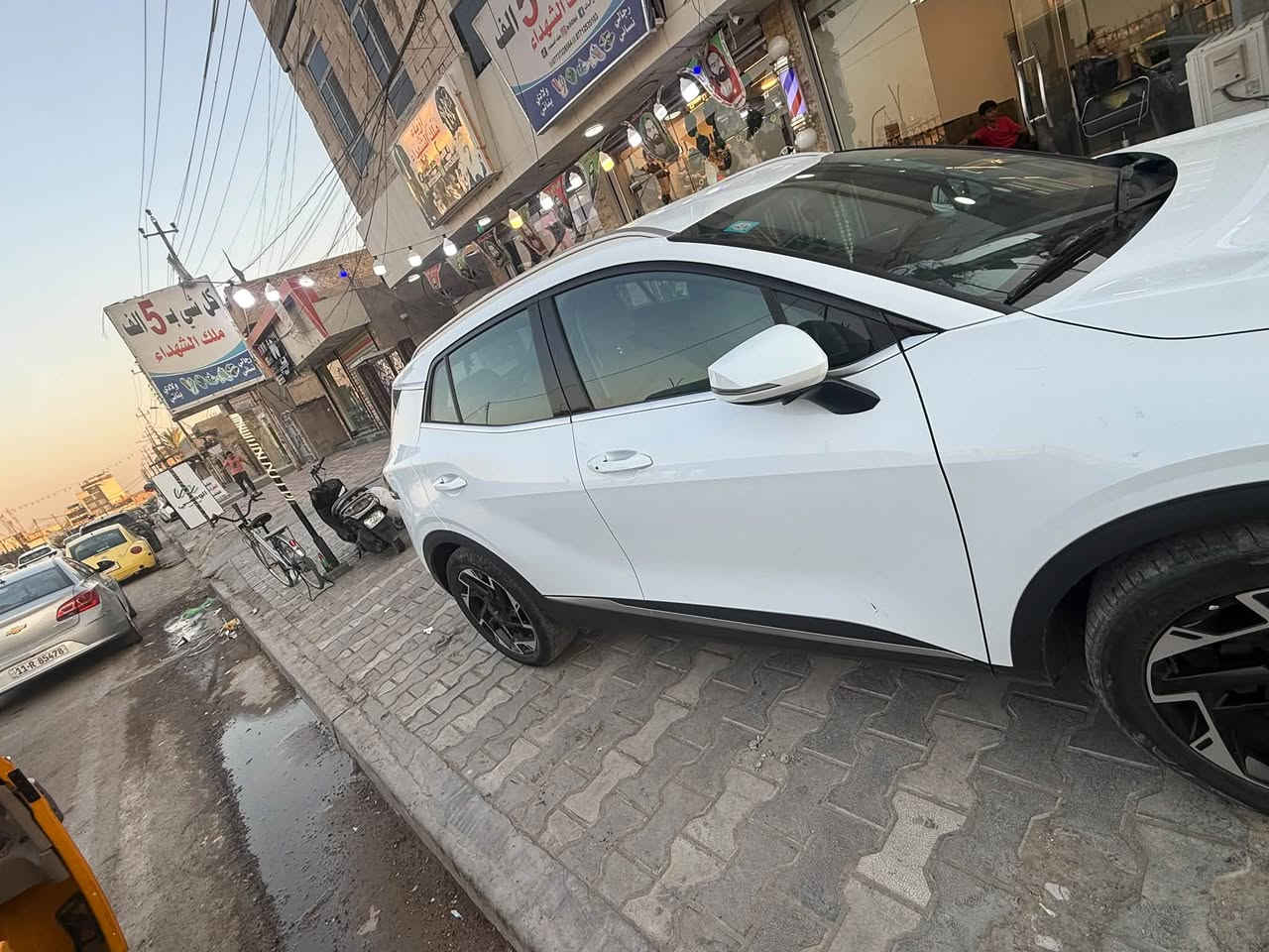 للبيع سبورتج ٢٠٢٤شركة الدولية
ماشية ٢٨٫٠٠٠ كم 
المحرك ٢٠٠٠ 
المواصفات فول عده الفتحة
السعر ٢١٠ وبيهه مجال بسيط
السيارة بأسمي تحويل بنفس اليوم
غير متواجد على الفيس
رقم تلفون او واتس اب
***********
