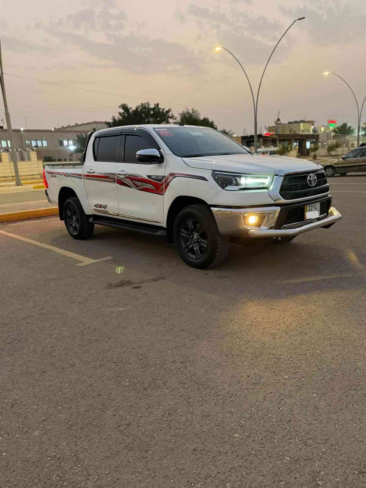 هايلكس • ٢٠٢٥ • فورويل