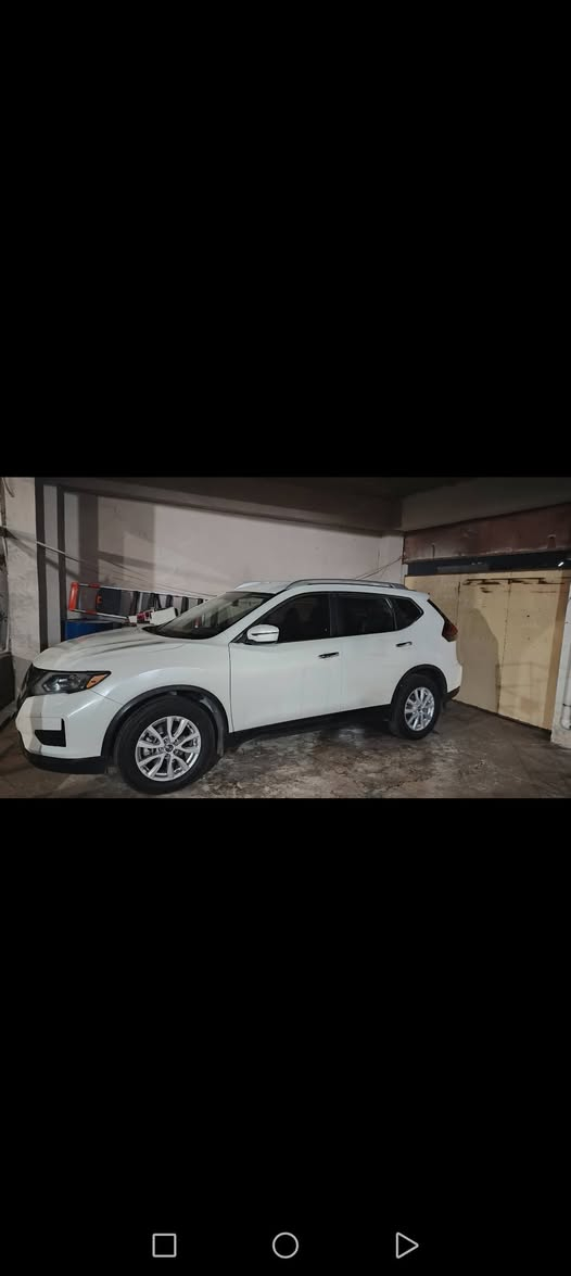 نيسان روج موديل 2018 ياباني 
مواصفات SV
بصمه / بصمه أبواب / دخول ذكي
كشن كهربائي / كروز مثبت سرعة
ابل كار بلاي شاشه حجم كبير ذكيه
تحكمات ستيرن / نظام ايكو موفر بانزين
نظام سبورت / نورمال / تدفئه كشنات/ صندوق كهربائي شفط 
اشاير مري / ويل كب / تبريد ثلج مع السويج
قطعتين تبريد / حساسات خلفيه / كامره /
سنوية عظم جديدة 2031 / أرقام انكليزي جديده نينوئ 12 / هزه جديده / تحويل وكاله بشرط / كوبون بانزين موجود الحديث / المحرك حجم 2500 بشرط /  السياره بسمي تريد تحويل وكاله اني حاضر / كير حاويه جديد لوك  / دبل كير / بيها شويه صبغ بكد الشبر بجمالخ الخلفي ( الهلال الخلفي) / طخم جديد داخلها نظيف ومرتب / سياره متعوب عليها وماناقصها مصرف  /
بجم امامي خلفي كبس تكم كبس بشرط شواصي شرط الفحص
الواتساب مقفل
الرقم
***********
الخاص مفتوح
مكان السيارة موصل بعشيقة
السعر             145
