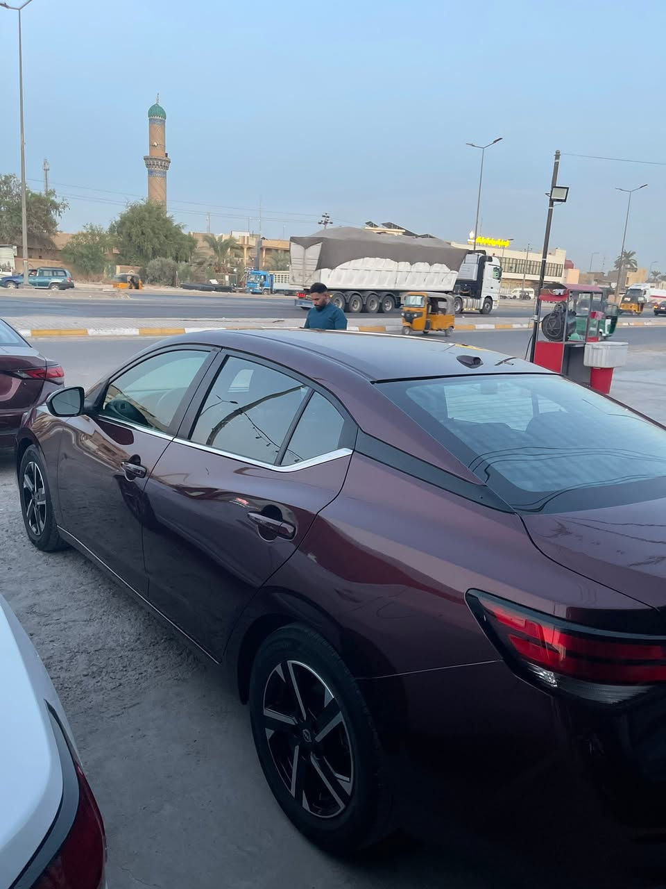 السلام عليكم
نيسان سنترا موديل ٢٠٢٤ 
السياره بدون رقم 
حادث السياره جامرلوغ وحافه البنيد والجامرلوغ الخلفي شويه بارد بدون دواخل بدون ايرباك 
مكان السياره ديالى / الخالص

***********
