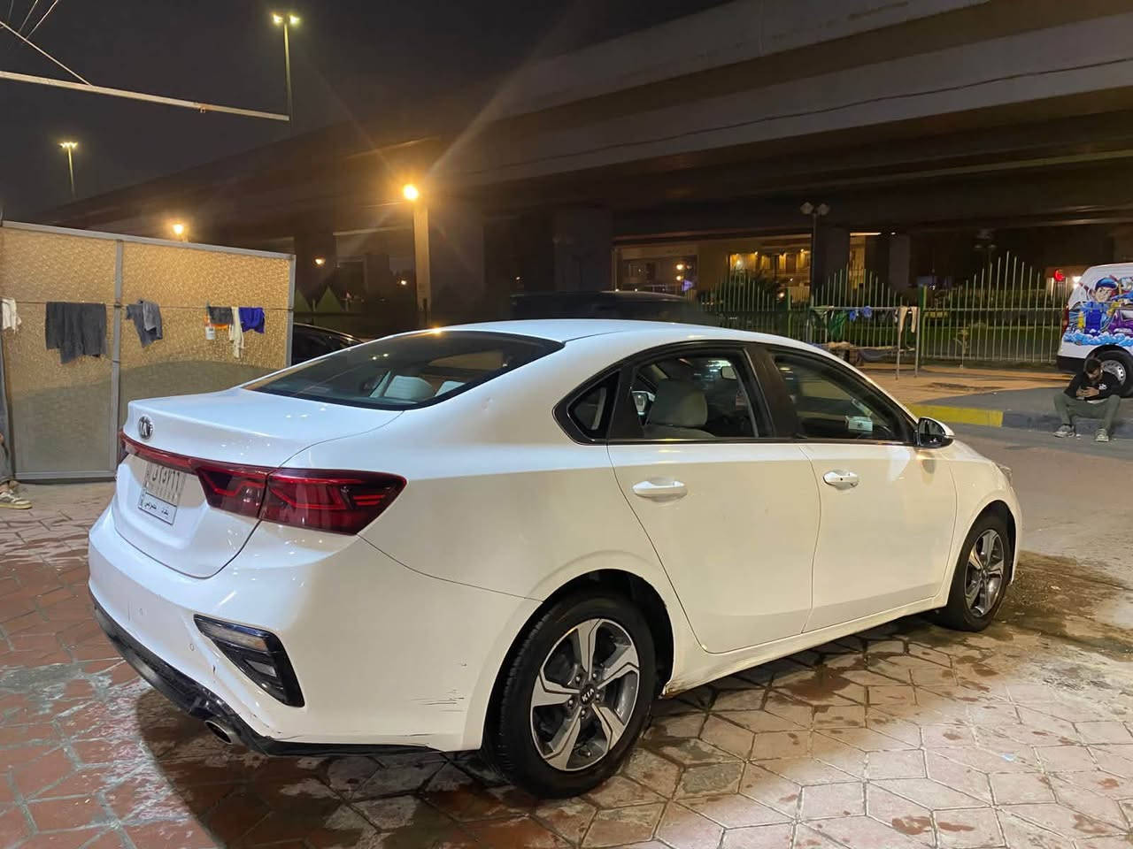 كيا سيراتو 2019 خليجي
ماشية 80 الف 
بيها بارد بالباب الامامي عمس السايق 
مكرك مكينة تبريد مكفول
تخم تايرات + باتري + صدر كلة جديد
سعر 143$
مكانها بغداد 
***********
