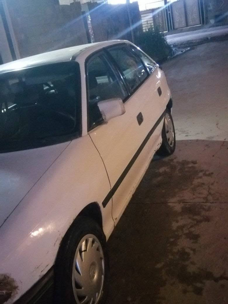 اوبل  استرا جنطه للبيع موديل 1992
 محرك 18 اثر نفخ قليل 
كير اوتوماتيك . ضررها تصليح دوائر  ودوسات  فقط  رقم بغداد   .صاحبها الشرعي بالموصل شرط التحويل فقط  
 السعر 40 $  وبي مجال تدلل 
للتواصل علئ الواتساب فقط  الشراي يتواصل عل رقم ***********

