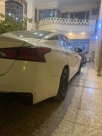 نيسان التيما للبيع فقط موديل 2020 رقم بغداد الجديد ماشية 76 الف ميل سن...
