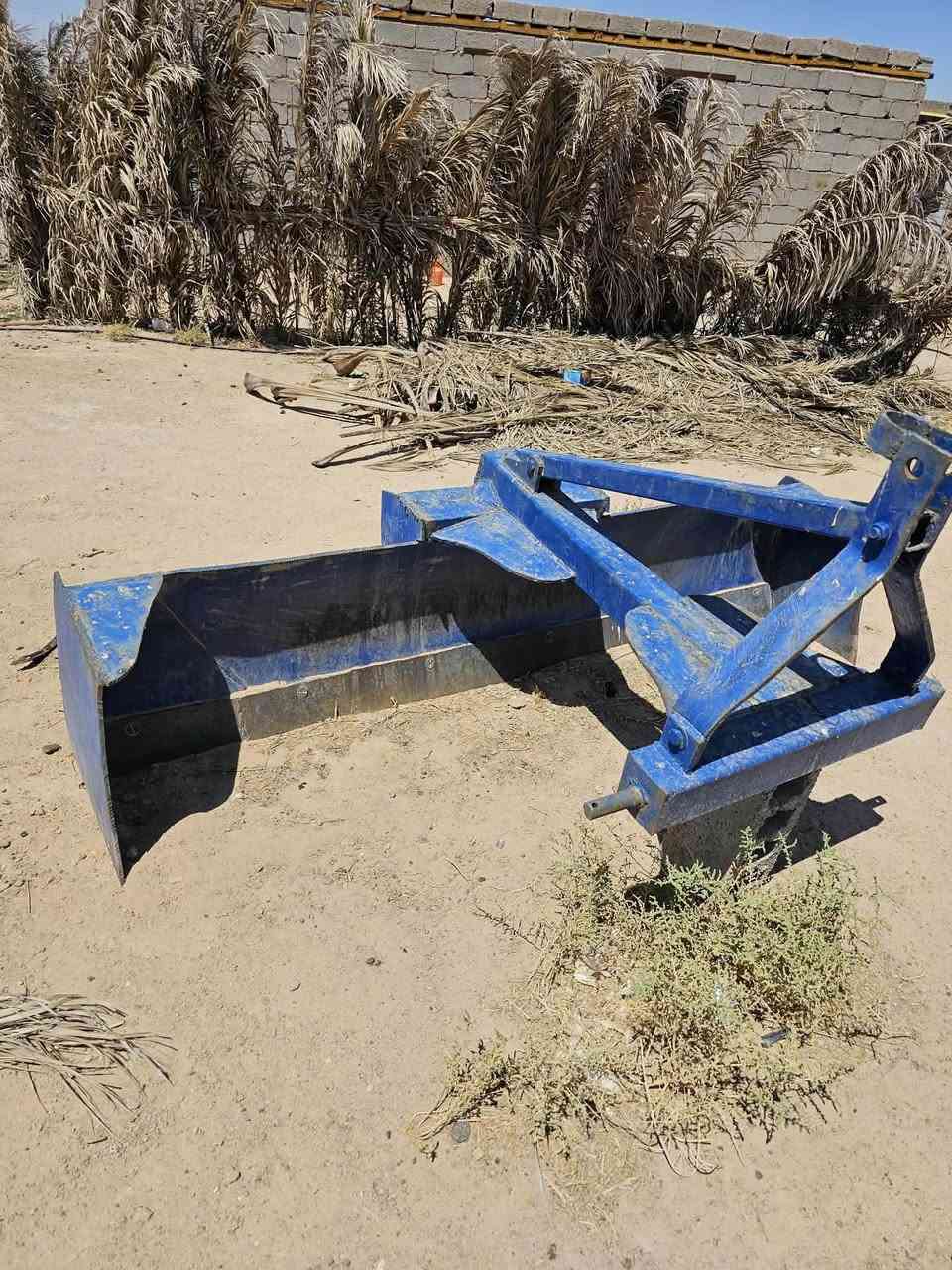 السلام عليكم معدلان جديد العرض ثنين متر سجينة كريدر حادة
ومرازة جديدة غير مستخدمة مكانهم بالنجف على الطريق الاستراتيجي 

***********
