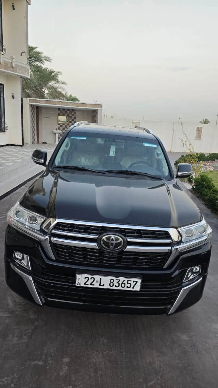 لاندكروز 2021 VX.R
محرك 5700 V8
سبير منازل كتلوكات الشركه كله موجوده 
السيارة  مكفولة كفالة عامة من جميع النواحي ونظيفة بمعنى الكلمه 
عدد البصمات 2 
المواصفات:
انظمه قياده 
حساسات أمامي وخلفي
داخل بيجي 
صاج ملكي 
كاميرات 360 أمامي وخلفي وجانبيات – 4 كاميرات
مري شفط ونظام ترحيب
اشاير لكزز سحب
تبريد بالكشنات
باب خلفي كهرباء
لايتات دبل عدسة + LED
جميع الكشنات كهرباء
زنون بلادي
فتحة سقف
داخل جلد 
نظام صوت Mark Levinson
مقاعد تدفئة وتهوية
3 شاشات
نظام مانع الانزلاق
نظام نزول المنحدرات
إشارات بالمرايا الجانبيه
شاحن لاسلكي 
ستيرن كهرباء + خزن ستيرن + خزن كشنات
وبعد بيها هواي مواصفات
مكاني بغداد 
رقم شمالي تحويل مباشر 
السعر ٥٧ الف دولار 💵 
للاستفسار الاتصال على الرقم ***********
