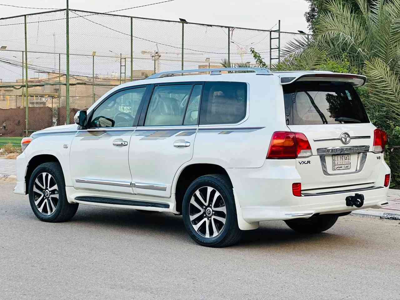 لاند كروز • ٢٠١١ • V8