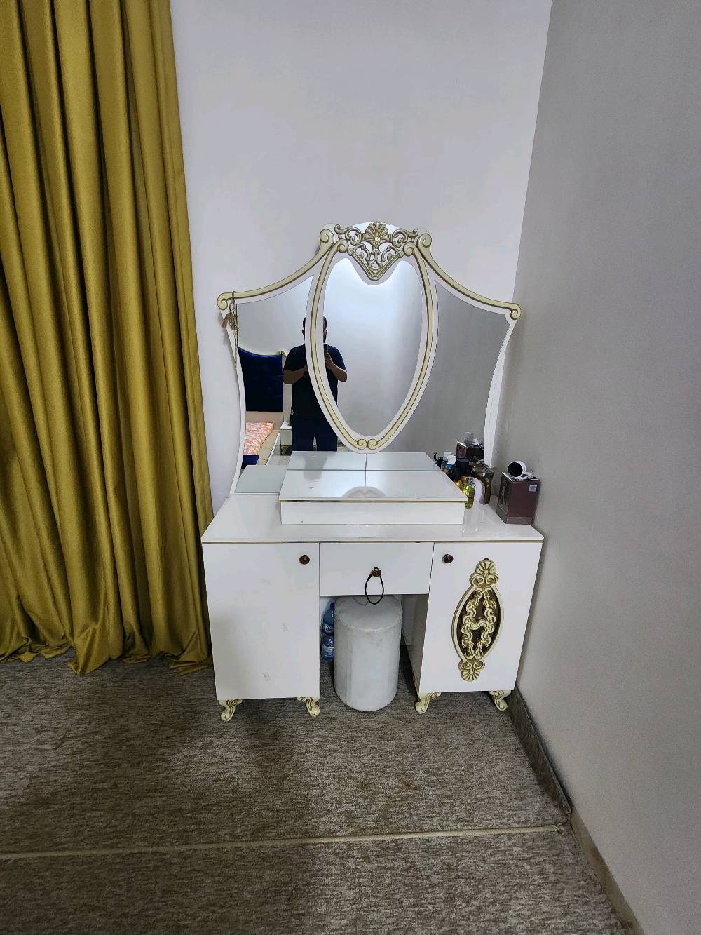 غرفة نوم كاملة • مخمل كحلي • أربيل