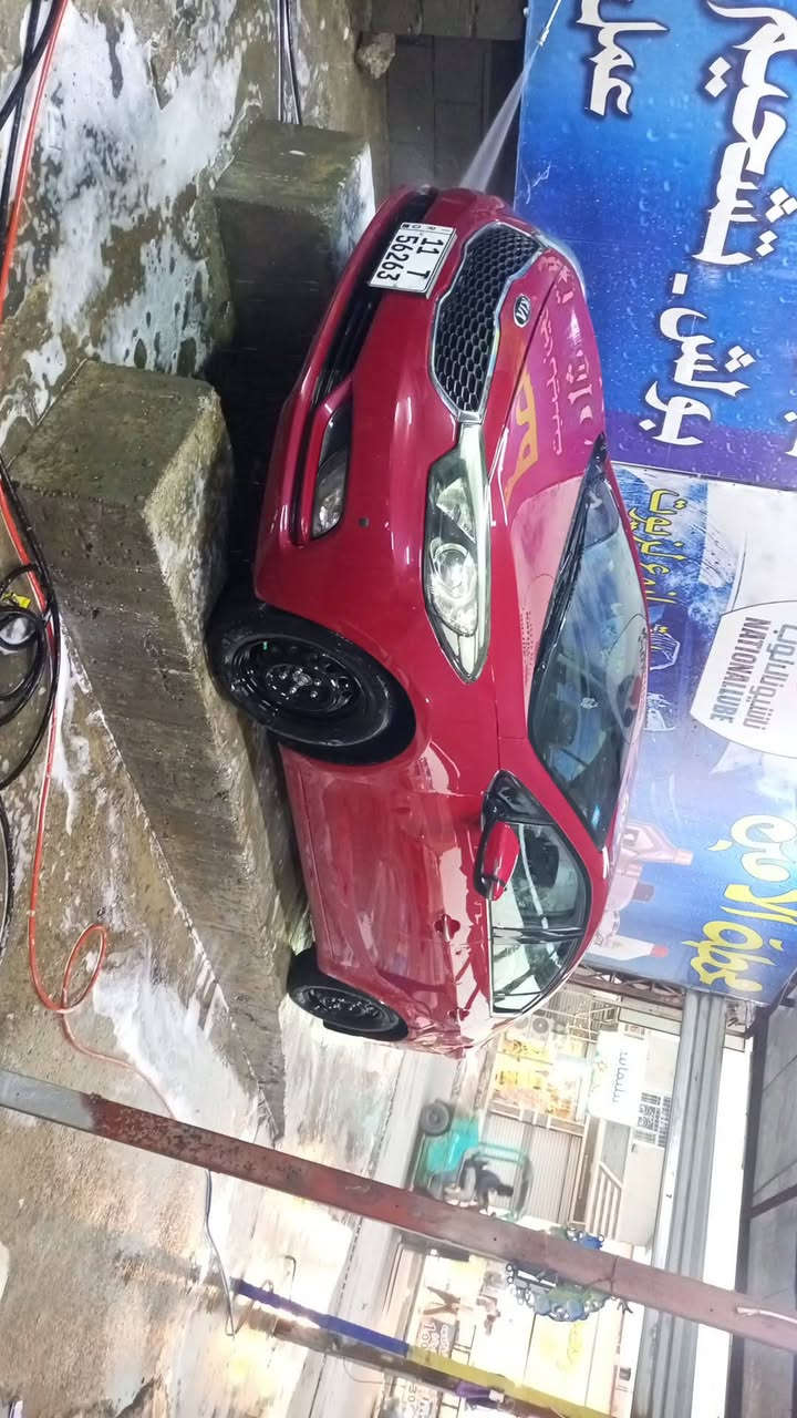 سلام عليكم فورتي مديل 16مواصفات EX للبيع  115سياره أحله من صور قم الموبايل ***********مكينه 2000وارد امريكي كير تبريد تايرات باتري صدر امامي خلفي كله جديد دوشمه ارضيه
