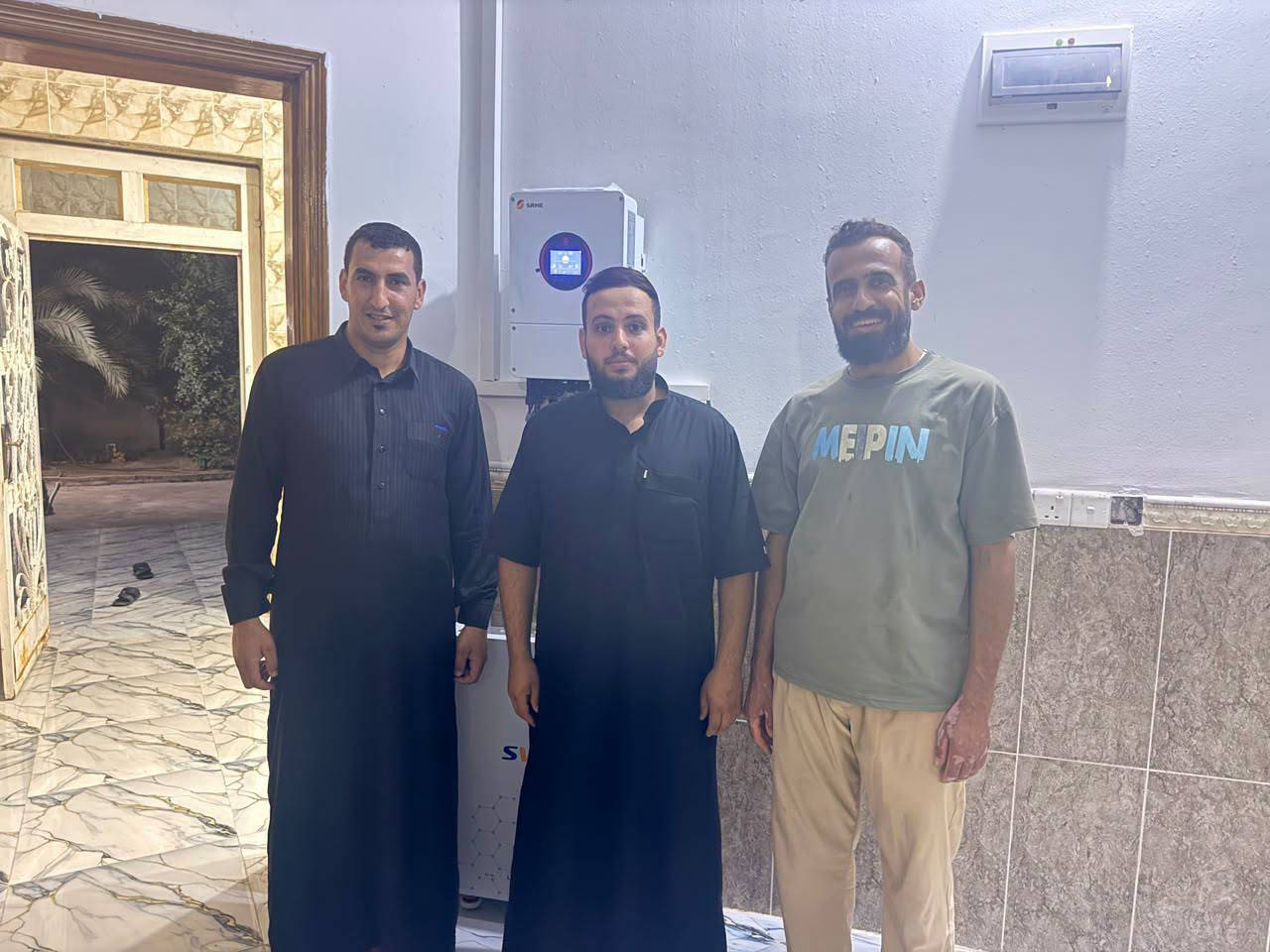 ✨ إنجاز جديد من شركة الحجاب للطاقة الشمسية ✨

تم بحمد الله تركيب منظومة طاقة شمسية في منزل الأخ فلاح المعيوف
📍 قرية الفياض

☀️🔋 مواصفات المنظومة:

🔋 بطارية SVOLT بقدرة 18 كيلوواط
▪️ سعة تخزين عالية وأداء مستقر
▪️ مناسبة للاستخدام المنزلي

⚡ إنفيرتر SRNE – IP65
▪️ تصميم مناسب للاستخدام في مختلف الظروف
▪️ حماية ومتانة عالية في التشغيل

☀️ 12 لوح شمسي من شركة Jinko بقدرة 650 واط للوح الواحد
▪️ كفاءة عالية في إنتاج الطاقة
▪️ أداء ممتاز في مختلف الظروف الجوية
▪️ جودة واعتمادية عالية

🔥 ما يميز شركة الحجاب للطاقة الشمسية:

✔️ معدات من شركات عالمية موثوقة
✔️ تركيب وبرمجة وتشغيل باحترافية
✔️ تنفيذ المنظومة حسب احتياج الزبون
✔️ ضمان وخدمة ما بعد البيع

📌 شركة الحجاب للطاقة الشمسية
📍 الشرقاط – أسديرة الفياض
📞 ***********
📞 ***********

☀️ طاقة نظيفة… جودة عالية… وتوفير مستمر 🔋

✨ مع شركة الحجاب للطاقة الشمسية ✨

