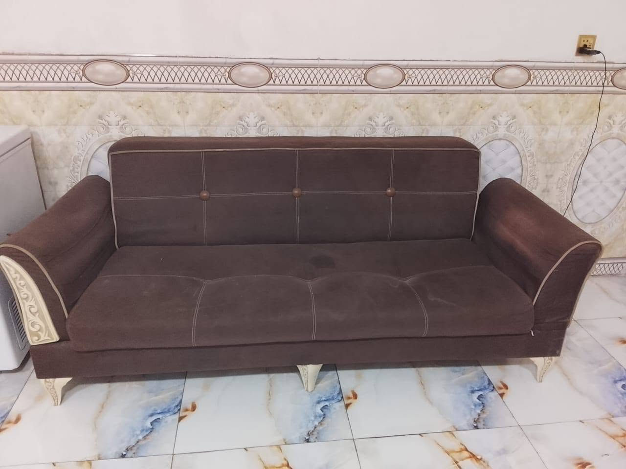نص تخم 5مقاعد بغداد الدورة توصيل ماعندي مستعجلة ع بيعته سعر 70 ..والسرير 30بس جاد يعلق لو يراسل بدون وعود كاذبة ***********

نص مكتوب في الصور:
- 30 الف قفل