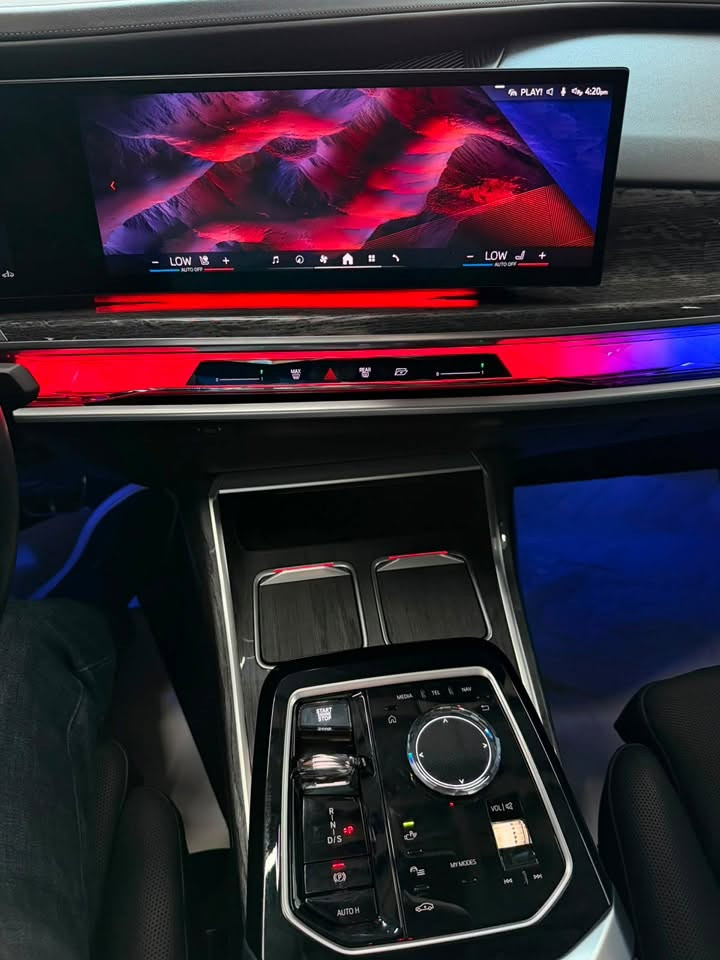 لبيع BMW 740i  موديل 2024
سيارة جديدة جدا فووول مواصفات مرقم اربيل كامل 
 
ماشية 55 الف مايل مكفووولة من كلشي 

* الكاميرا الخلفية
* سقف بانورامي
* صندوق كهربائي
* التحكم على المنحدرات
* كاميرا 360
* تدفئة المقاعد
* تبريد المقاعد
* بصمة
* مسند الذراع
* مرايا جانبية كهربائية
* نوافذ كهربائية
* حساس المطر
* شاشة
* مراقبة النقطة العمياء
* التعرف على إشارات المرور
* نظام المفتاح الذكي
* التحكم التلقائي في درجة الحرارة
* نظام بدء التشغيل
* نظام فرملة الطوارئ
* المصابيح الأمامية ليد
* قفل مركزي للأبواب
* مصابيح الليزر الأمامية
* مانع الانزلاق
* عرض المعلومات على الزجاج الأمامي
* تدفئة مقود القيادة
* لوحة قيادة رقمية
* إضاءة محيطية
* أبل كار بلاي
* مقاعد تدليك
* التشغيل عن بعد
* xDrive
* 12 وسائد هوائية
* رادار
* شاحن لاسلكي
* أوتو بارك
* نظام تعليق هوائي
* كشافات ضباب 
* ركن السيارة للتحكم عن بعد
* تعليق تلقائي
* وضع القيادة
* إضاءة ترحيب
* نظام إلغاء الضوضاء
* منقي هواء
* إغلاق الأبواب الناعم
* نظام مانع السرقة
* مرايا جانبية تدفئة
* التحكم الإلكتروني في الثبات
* مقعد الاسترخاء
* مثبت السرعة التكيفي
* لوحة التحكم الخلفية
* صندوق بدون استخدام اليدين
* الضوء العالي التلقائي
* مقعد تنبيه السلامة
* تحكم التكييف التلقائي
* نظام التوجيه الكهربائي
* حساسات ضغط الإطارات
* نظام تنبيه السائق
* مساعد الازدحام المروري
* قفل الأمان للأطفال
* نظام صوت هارمان كاردون
* المصابيح الأمامية التكيفية
* نظام التحذير من حركة المرور الخلفية
* تحكم التكييف عن بعد
* نظام التحكم الصوتي
* زجاج عازل للصوت  
  

رقم هاتف : ***********
حمزة القزاز

