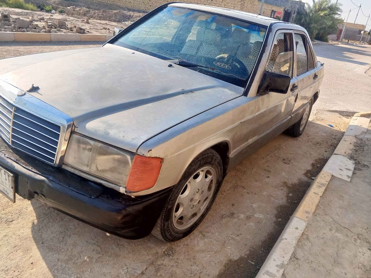 مارسدس حائز ثالث
بيه مكينه 2ونص ديلكو حاويه توني شادهه 
گير نعمه راديتر وباتري وداينمو جدد .
سياره جاهزه وخير من الله .
عندي وكاله من الحائز 
سعرها 18 ورقه 
مكاني ذي قار ....الدوايه 
هاتف ***********
