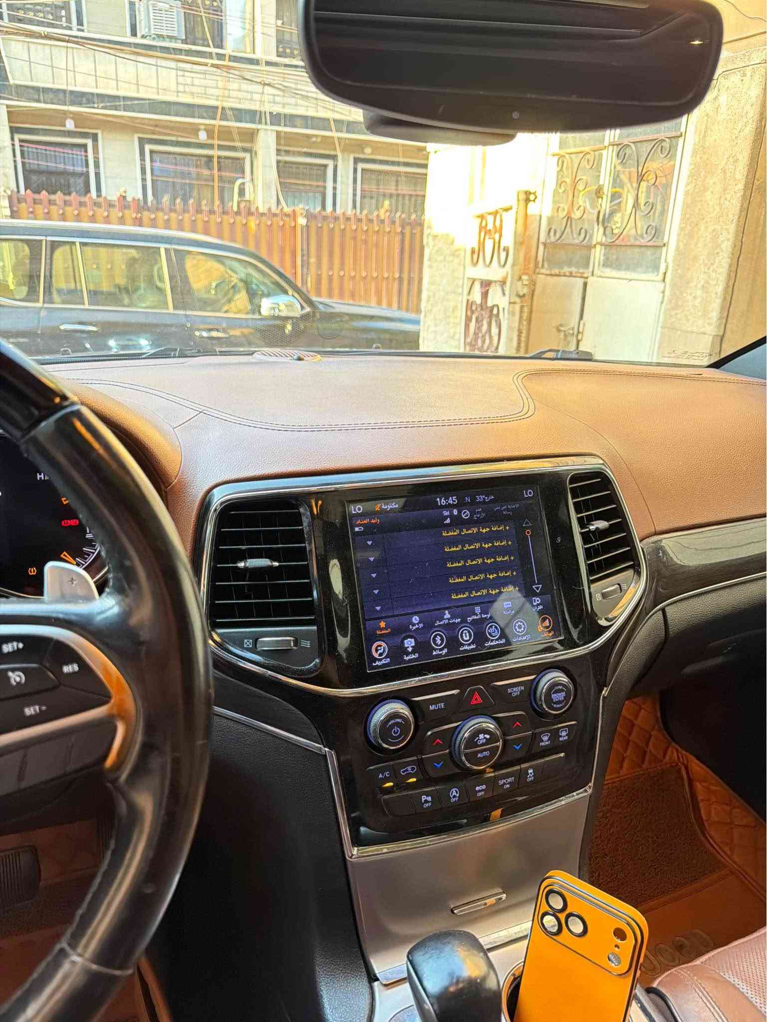 سلام عليكم اخوان جيب اوڤر لاند خليجي موديل 2020 بيها تقريباً 3 قطع صبغ جانبي صفحة الصدر
فول الفوول بانوراما كشنات تدفئة تبريد رادارات السيارة اي نقص مابيها مكينة 3600/ 6 سلندر السيارة وجديدة داخل قرميدي ب اسمي تحويل مباشر عنوان بغداد السيدية / للاتصال *********** 
سعرها 240$ وبيها شي كلش بسيط 
اخوان السيارة خليجية مو امريكية وسعرها مناسب بدون كسران رجاءاً بغداد, العراق
