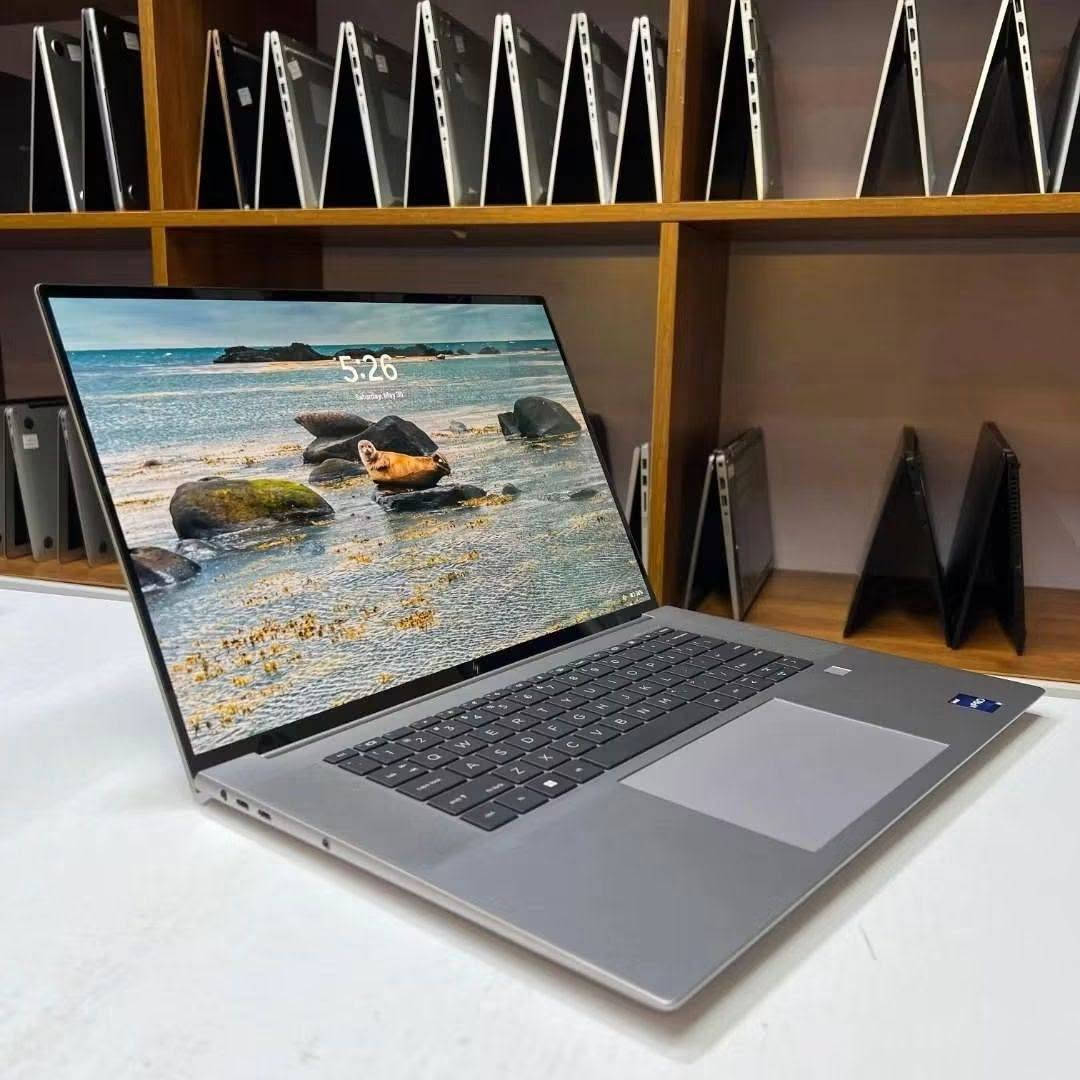 الكمية محدودة
ZBook Studio G10 Workstation العملاق والمصمم خصيصاً للمهندسين، المصممين، وصنّاع المحتوى المحترفين. 💻✨
🚀 المواصفات الخارقة للجهاز:
ملاحظة /  ممكن زيادة الرام الى 32 مع زيادة 300 الف دينار عالسعر. 
المعالج: Intel Core i9 13900H
(الجيل الثالث عشر الخارق) لأداء لا يعرف التوقف.

كرت الشاشة: NVIDIA RTX A1000 6GB Graphics الاحترافي المخصص لأقوى برامج الرندرة، المونتاج، والجرافيكس الثقيل.

الذاكرة (RAM):  16GB RAM DDR5 5600 MHZ
تضمن لك سلاسة تامة في التنقل بين البرامج المعقدة.

التخزين: 512GB SSD فائق السرعة لفتح النظام والملفات في ثوانٍ.

الشاشة: شاشة خيالية بدقة 4K زجاجية وتدعم اللمس (4K Glass Touch Display) لألوان فائقة الدقة ووضوح مبهر.
بصمة اصبع للأمان .
💎 حالة الجهاز:

ممتازة جداً (Excellent A++) بحالة الوكالة ونظيف تماماً.

🎯 الاستخدامات المثالية:
الهندسة، التصميم الثلاثي الأبعاد (3D)، المونتاج الاحترافي، والبرمجة.
السعر 
*********** 
***********

. 💻✨

ZBook Studio G10 Workstation العملاق والمصمم خصيصاً للمهندسين، المصممين، وصنّاع المحتوى المحترفين. 💻✨
