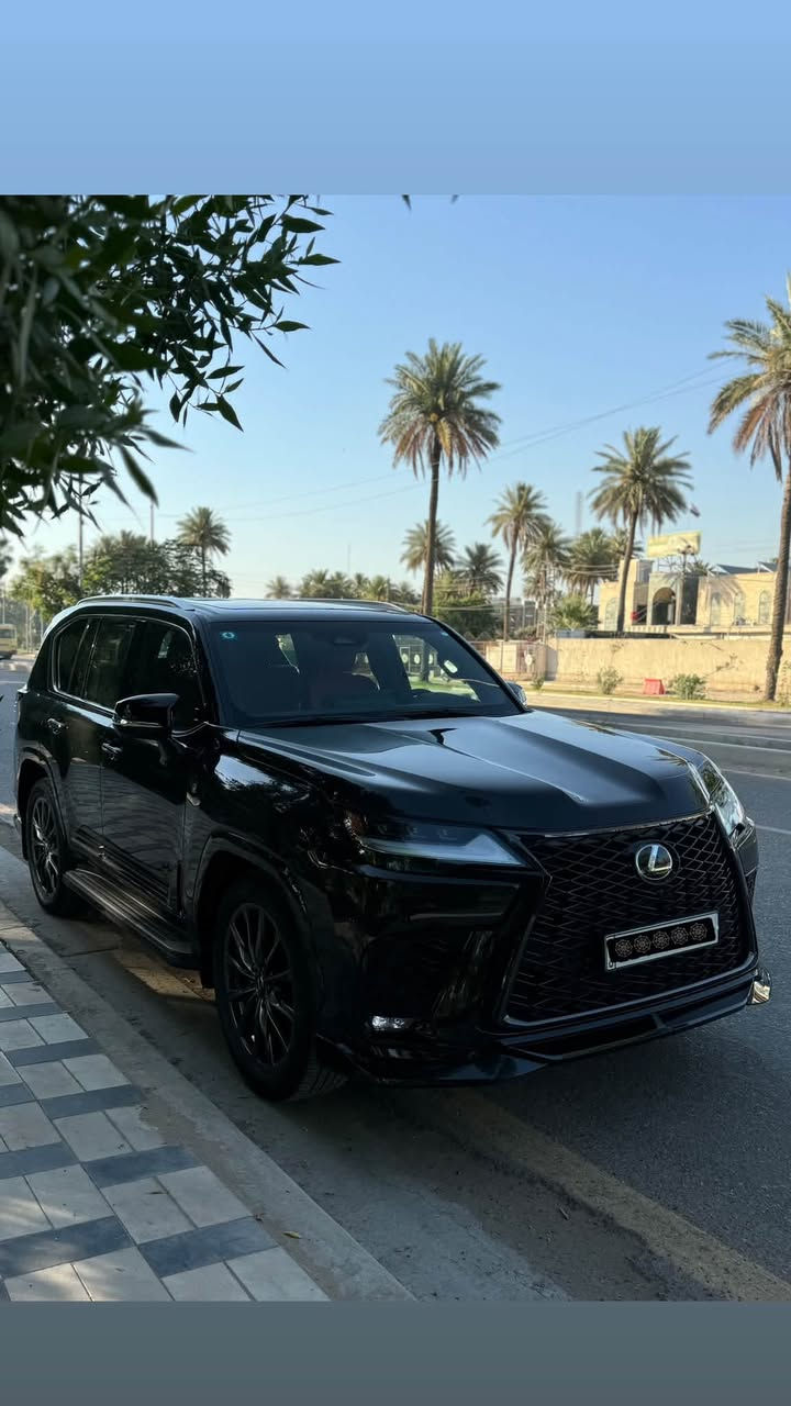 لكزس F سبورت • ٢٠٢٣ • رقم بغداد