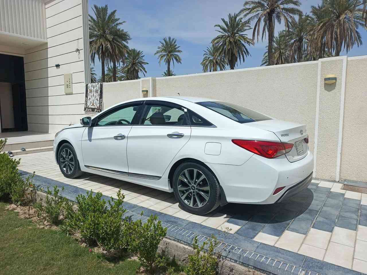 السلام عليكم للبيع سوناتا خليجي 2013مكينه 2400دوش بغداد بسمي السونار داخل المنشور السعر 95$العنوان اليوسفيه اتصال ***********/***********
