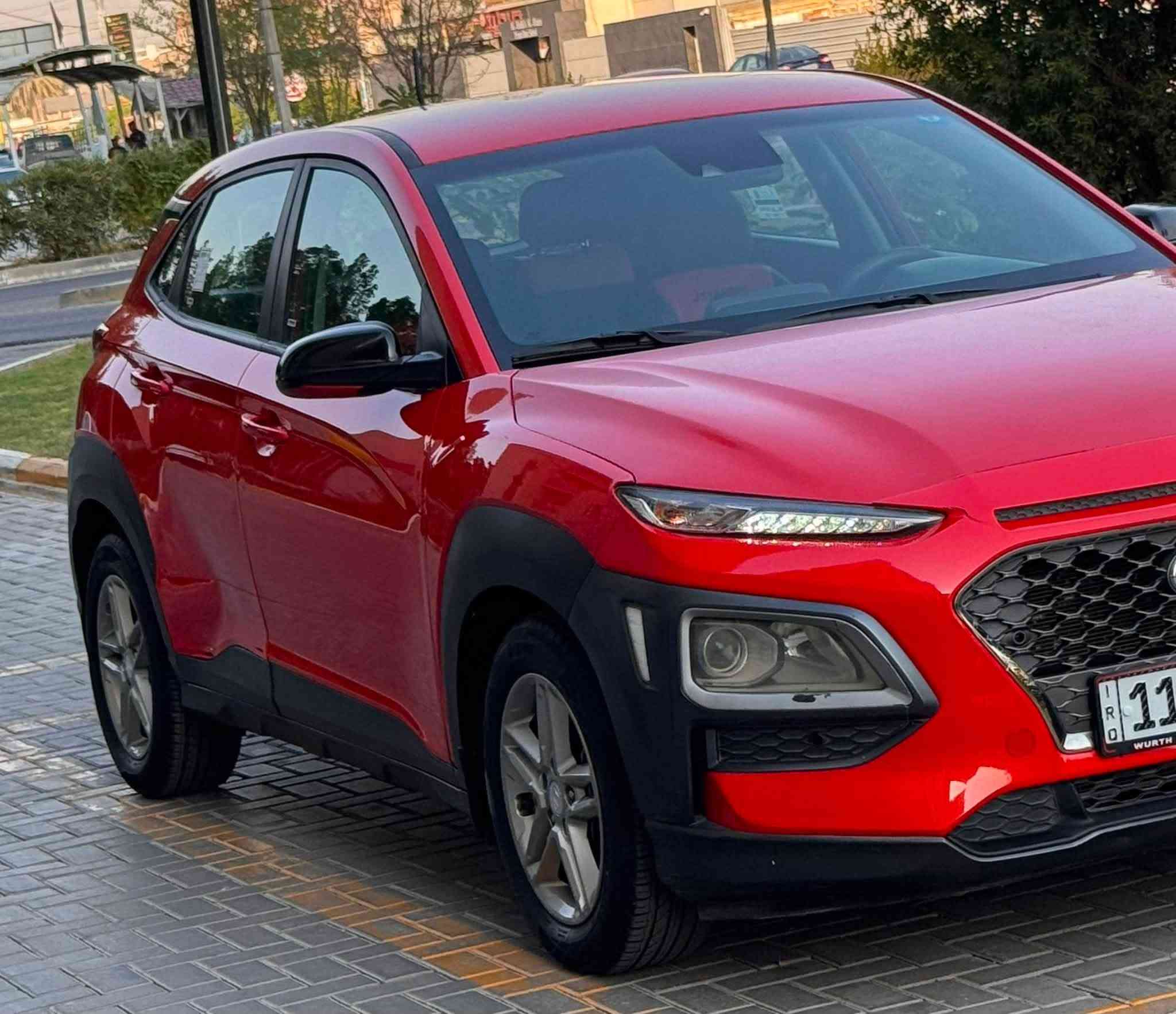 السلام عليكم
🇰🇷 Hyundai Kona 2019 🇰🇷
   هيونداي كونا 2019 امريكي ✅
       لون برتقالي مميز 🍊
رقم بغداد بأسمي سنويه وهزه ورقم جديد تحويل مباشر 
ماشيه 55.000 مايل استخدام نظيف 
حادث جاملغ وبنيد فقط وبيها طخه باب خلفي بسيطه 
سونار ورقم شاصي مرفق بالمنشور 
                                       KM8K12AA7KU222373 

مواصفات عاديه ✔️
( محرك 2000 دوش ، كير AT ، شاشه ، كامرا ، تحكم استيرن ، تحديد مسار ، رادار امامي ، توقف ذاتي ، وضعيات قياده ) وباقي المواصفات المعروفه 

السعر : 110 وبيها مجال بسيط 💵
العنوان : بغداد / الكرخ / حي الحسين 🏠
الهاتف : *********** ( متوفر واتساب ) ❇️
