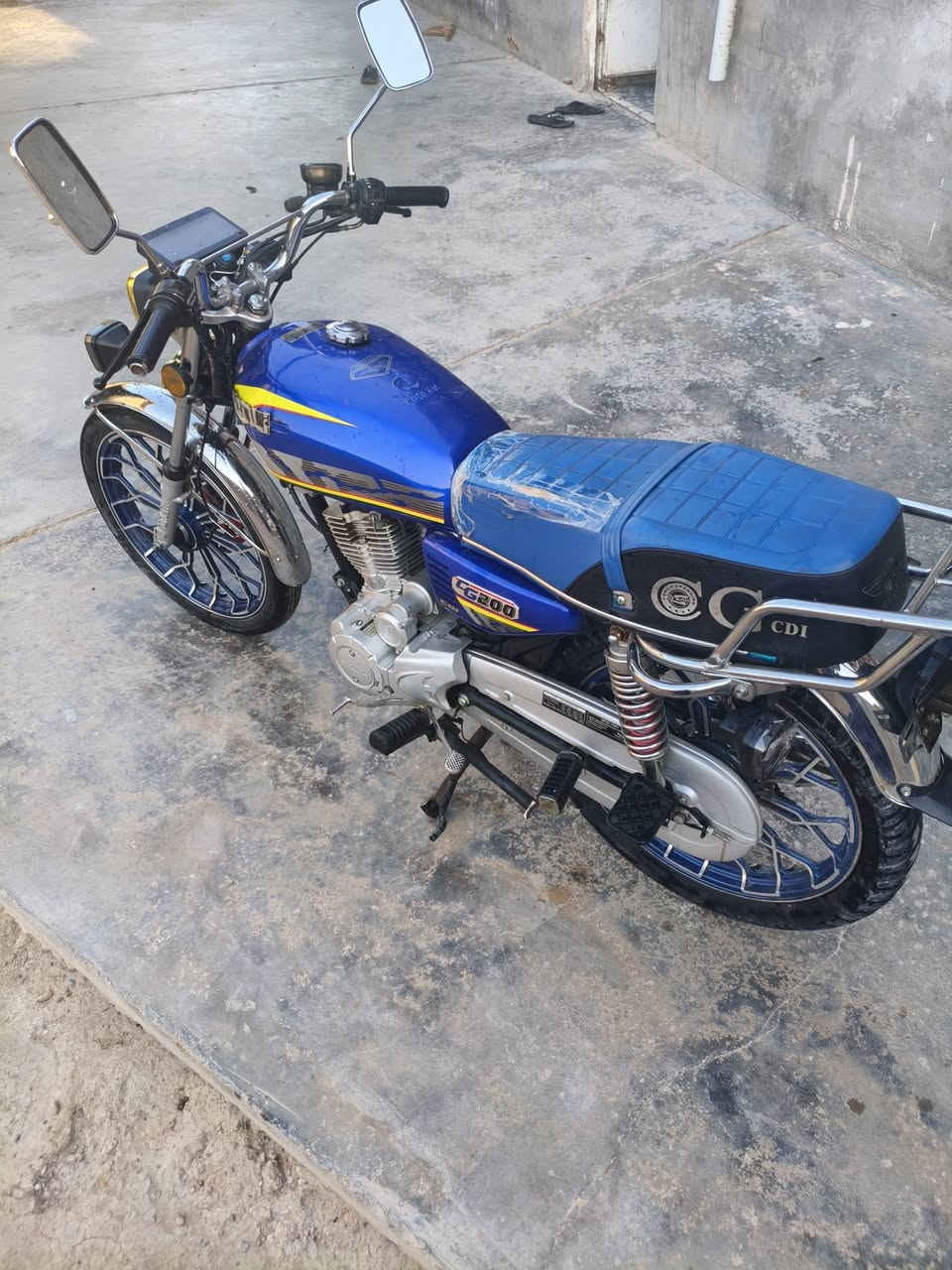 سلام عليكم للبيع دراجه موديل 2024
محرك 200cc 
السعر 725 
للاستفسار ***********
