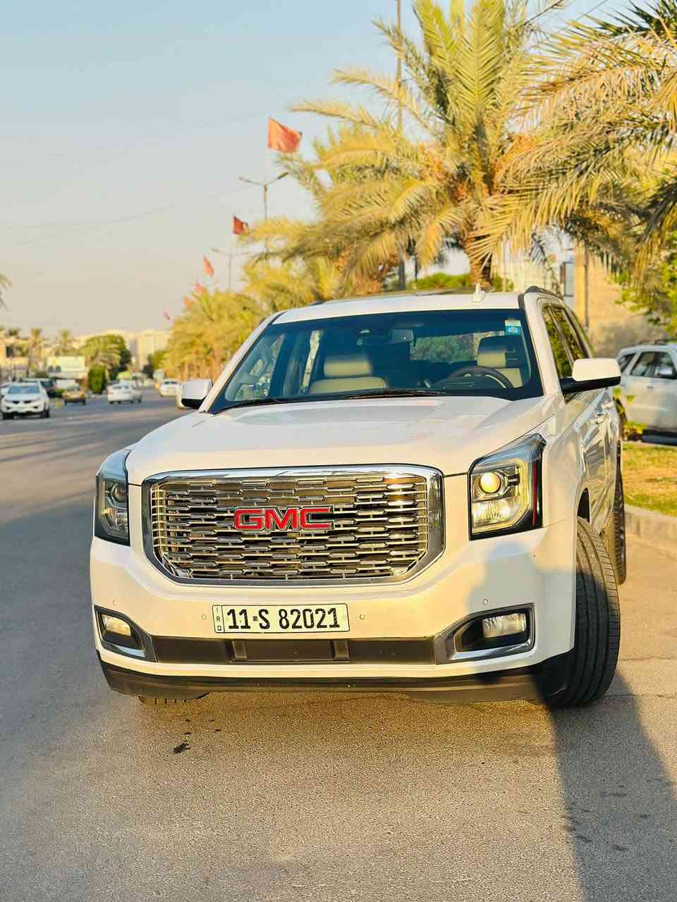 جمسي 2017 امريكي
الفئه: DENALI
المواصفات: 1/1 فووول 
فتحه
بصمه 
جلد 
رادار امامي ⚠️ 
رادار جانبي ⚠️ 
كشن منفصل VIP 
محرك 6200 
دوسات كهربائيه
صندوق كهرباء 
تشغيل عن بعد 
كشن ذاكره 
بالقماره DVD 
سماعات نظام Bose 
شاشه جبيره + قاصه 
ستيرن كهرباء + تدفئه 
داتا شو 
حساس امامي + خلفي 
كشنات تبريد تدفئه امامي + كشنات خلفيه تدفئه
ممشى السياره 148Km الف قابل للزياده

وارد امريكي حادث قبغ جنطه و بارد جاملغ خلفي 
رقم بغداد الجديد ب اسمي تحويل ثاني يوم 
مكاني بغداد سعر 330 للاستفسار ***********
