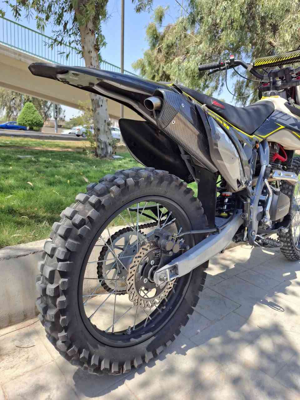 Xmotor 250cc 
قفاز اكس ماتورز حجم ٢٥٠ 
رقم اربيل انكليزي 
تحويل مباشر 
مال دكان سليم استخدام اقل الاسبوعين
كفاله عامه. 
مره وحده مبدل دهن 
وضع شركه 
بغداد الكرخ 
***********
السعر المطلوب ٢مليون 
بيه مجال قليل كلش ودراجه وضع شركه ومامتوازي على بيعته
ولاسعر خاص ولاتعال خاص (سوالف القفاصه )
علمآ سعر بلشركه مليونين.و٤٠٠
