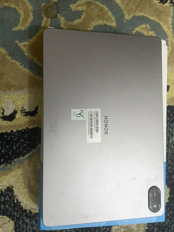 ايباد هونر x8bللبيع نضيف صارلي اسبوع من اخذتنه مستعجل عله بيعته ناصريه مركز السعر275رقمي***********

