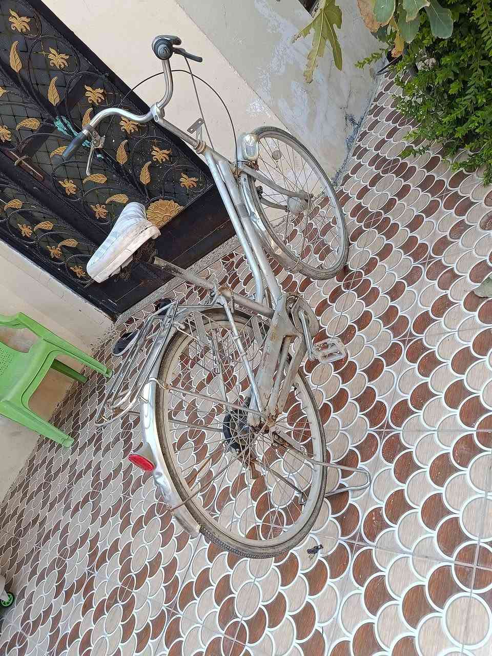 السلام عليكم باسكل للبيع حجم 26 نضيف المكان حله أبي غرق للاستفسار ***********
