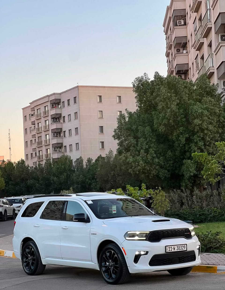 السلام عليكم …🌹🔥
للبيع دوچ دورانكو R/T 5.7 لون ابيض داخل اسود وارد امريكي ( استيراد خاص كلين تايتل ) بصمتين وكاله داخله سيرفس بشركه هارلم  موديل 2023 اعلى فئه بشركه دوج بورد ٨ دكم فول مواصفات ١/١ فئتها بلاك اديشين  الي هيه تجي مواصفاته كله مال SRT بدي كت طابع رياضي بنيد فتحات اصل 
السياره غراضه وملحقات الشركه كله كامله وياها بدون اي نقص شرط ماشيه 58 mi مكفوله باقي لامور ( كير ومكينه وصدر وفور ويل مكفول بدون اي فتح نهائيا ترايها زيرو عليه سيرفس جديد من الشركة رقم بغداد باسمي شخصيا …..
مواصفات …..
—————————————————————————
بصمة
فتحه
فور ويل 
رادار امامي
نظام حفظ المسار 
ردارات جانبية 
اوتو استوب خلفي
بورد ٨ دكم 
داخل جلد اسود خياط احمر  كشنات حضن 
تدفئه وتبريد بالكشنات الاماميه
تدفئه بالكشنات الخلفيه
كراسي كهرباء 
كشن السايق ميموري خزن
استرين كهرباء ميموري
شاحن تلفون واير ليس
قماره كنتارا بلاد من فئه الكجري 
سستم سماعات ودمام  
شاشه حجم 10.5 الكبيره النظام جديد تدعم GPS متطور 
وكار بلي بدون كيبل 
مري قلابه ع بك
تدفئه بالسترين
اكسل SRT اصل
كزوز SRT بلاد 
تحكم هوك خلفي
كير 8 نمر
شفتات استرين
دكمه سبورت 
حساسات اماميه
حساسات خلفيه
تشغيل عن بعد
جنطه كهرباء
فجوج 4 بستم
ويل كب حجم 19 انج
نظام تراكشن
نظام سحب مقطوره
نظام ايكو
اخوان كل تفاصيل كتبتها وبعد مواصفاته اكثر سبير منازل غراض شركه ارضياته بالجيس ممفتوحه بصمتين كلتوكات كله بدون اي نقص الحمد الله وسياره ذكرت تجي اعلى مواصفات فول كلشش خنك وين متريد تفحص ع راحتك بيه سونار من بدي كار 
ورقم شاصي موجود 
 جاهزه من كل نواحي مابيه اي مصرف وعارضها بسعر حلو مال بيع …
مكاني بغداد / حي الجامعة
السعر / 335  وبيه مجال بسيط كلش مال بيع 
للاستفسار اكثر / ***********
تحياتي🌹
