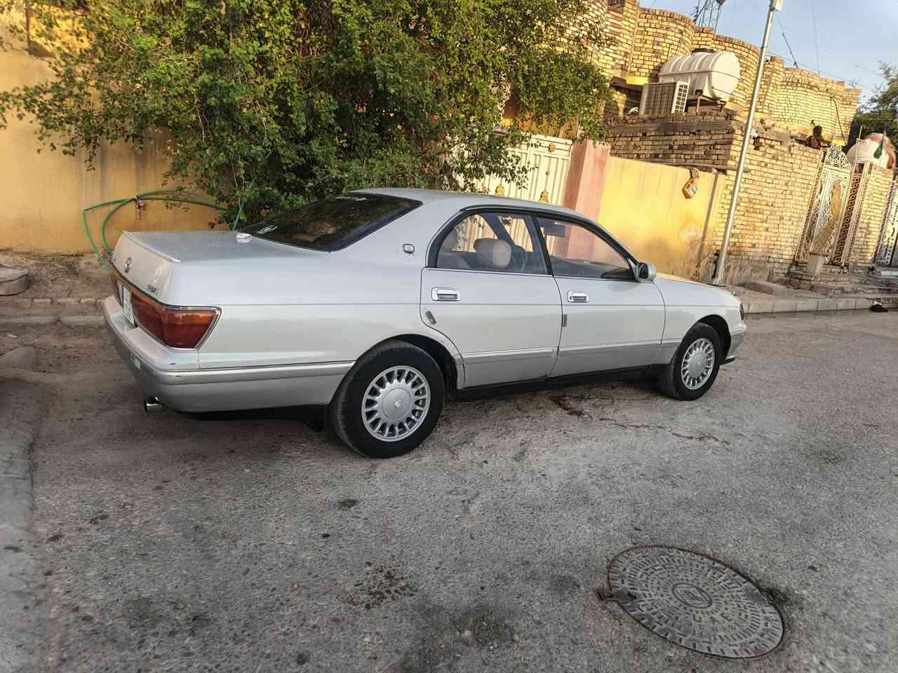 سلام عليكم بطه لبيع موديل 93 بسمي واكعه طابوكه علاء القماره وبيها معجون قليل مكفوله من الكص ونقل الباقي مكفول مصبوغة جماليه تبريد ويه السويج شرط ثلج سعر ٥٥ قابل لتفاوظ رقم تليفون ***********
