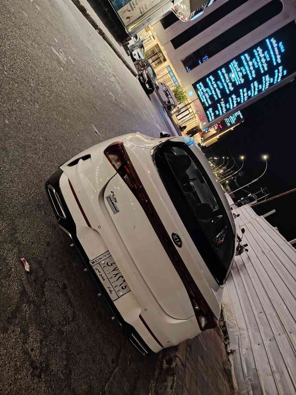 سلام عليكم كي فايف البيع موديل 21 خليجي دوش كفاله عامه  السعر 17$    وبيها مجال العنوان رمادي رقم الهاتف *********** سياره جديده بعنه كلمه
