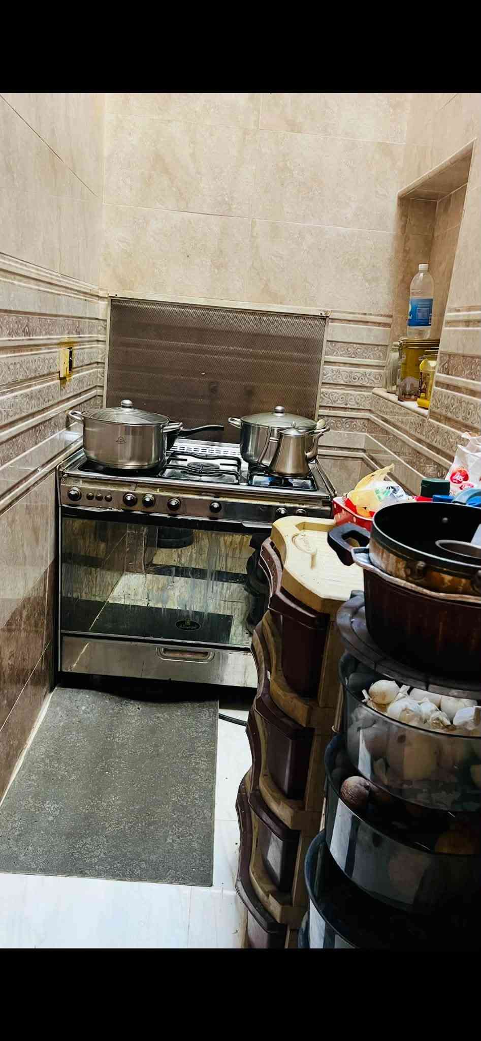 🏠 بيت للبيع – 90 متر | الكفاءات – شارع 20
📍 موقع مميز وقريب من العيادة الشعبية
🏡 بناء حديث وكامل، تشطيب مرتب وجاهز للسكن

🔹 الطابق الأول:
• استقبال
• صالة
• مطبخ حار
• غرفة نوم
• حمام داخلي
• حمام خارجي
• ترك

🔹 الطابق الثاني:
• غرفتين نوم
• واحدة منهن سويت
• صالة

✨ بيت مرتب ومناسب للعائلة، وبناء حديث.

📞 للاستفسار والتواصل:
***********

📌 الكفاءات – شارع 20 – قرب العيادة الشعبية
