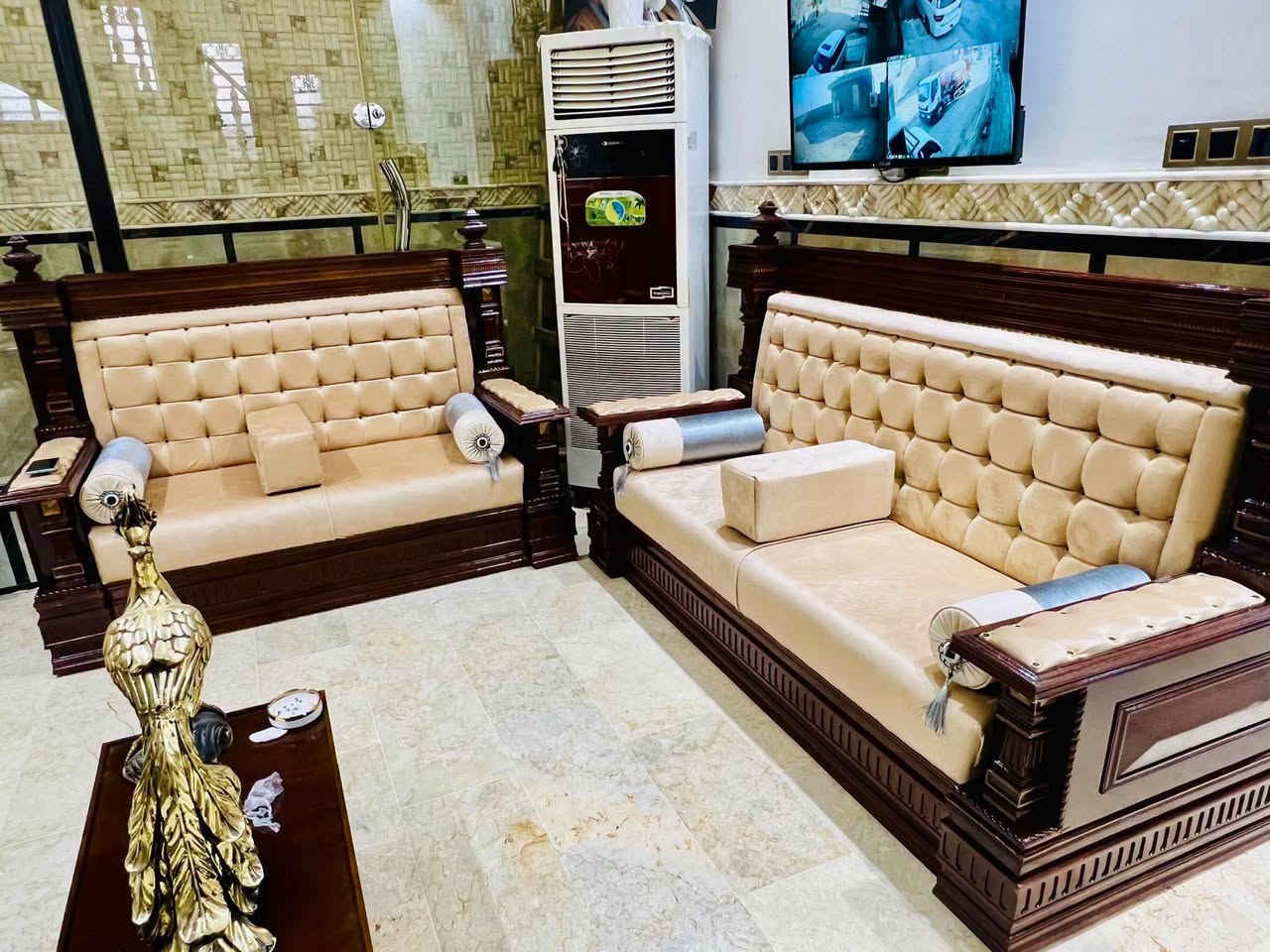 كنب • جديد • سعر قفل