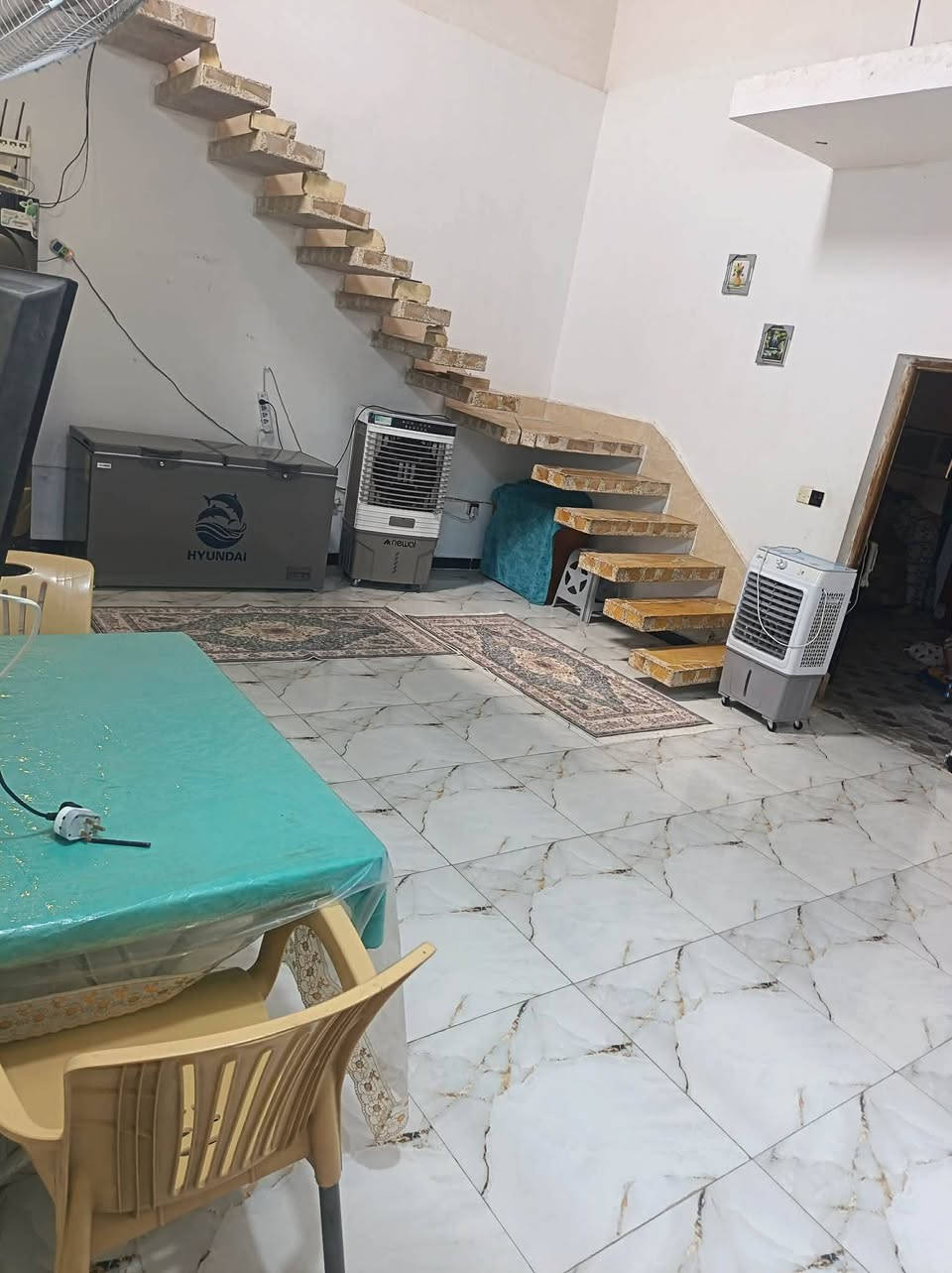 السلام عليكم يوجد بيت للبيع في حي البكر حي كمال مساحته220 متر للستفسار اكثر ***********
