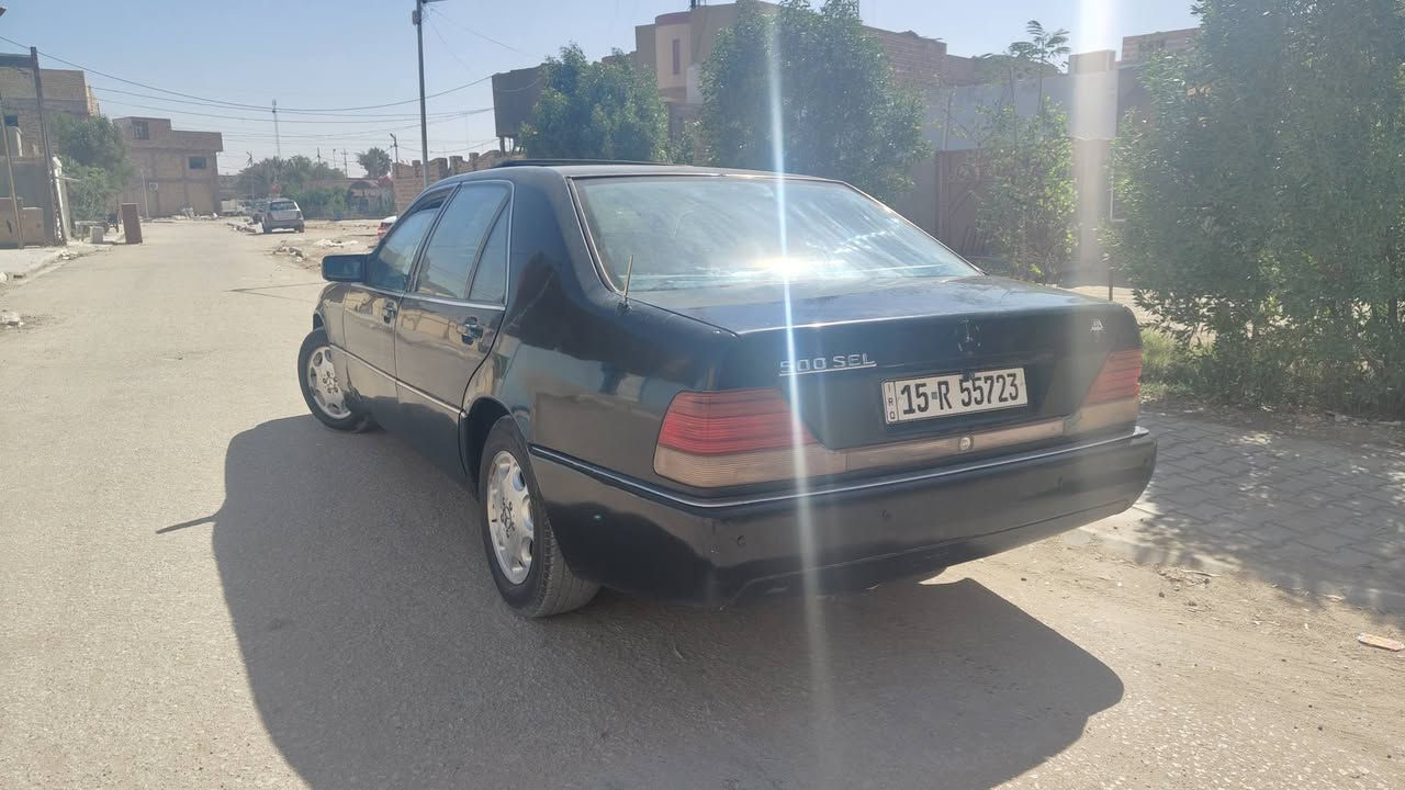 بيع او مراوس بأحدث
شبح باب طويله موديل 1993 محرك 320 خراطيم رقم انبار انكليزي 15 بأسمي تحويل ثاني يوم سنوية جديده ، لون أسود صبغ عام  السيارة جاهزة مال جناي  تراي وين مايعجبك..

حداديه امامي خلفي نظيفة ودبلات جدد 
عليها ادامه كامله  للمحرك والكير 
اكسل خفيف 3.27 و درايمات جدد 
دبل فيت بم ، فلاتر جديده  
دهن كير جديد 
دهن بريك جديد 
تخم تايرات نظيفه

كشنات جدد  جلد كهربائيات امامي خلفي
شاشة كاميرا أماميه خلفيه
فتحه شغاله
دبل جام 
سنتر لوك ريموت شغال
محرك وكير خير من الله
- التبريد بس نقص الكمبريسر لطش و تركته

سيارة جاهزه ...

رايدها ب58 وبيها مجال للجادين
عنواني / بالديوانية 
رقم موبايل *********** موجود واتس آب
