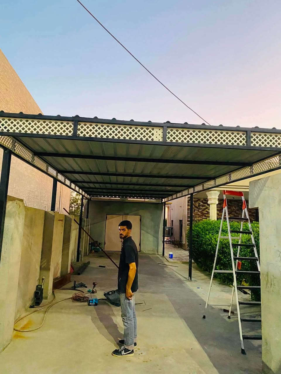 السلام عليكم
حداد متنقل كلشي يخص الحداده حاضر 

فصال قمريات حسب الطلب تحويل قمريات فصال أبواب سلايت حسب الطلب شد ابواب وشبابيچ كل انواعه فصال حمايات شبابيچ (نرماده مكسوره حاضر )   كلشي يخص الحداده حاضرين اتصل وتدلل ربي يرزق الجميع  ***********
