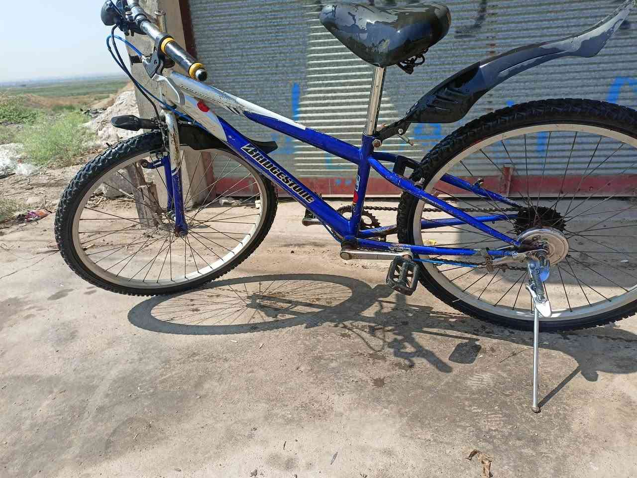 بايسكل للبيع كل شيء ما يعوز بريكاته شغاله توايره جدد ما بيهن شيء سعره 45 وبيها مجال مكاني ناحيه النمرود قريه السلاميه ***********
