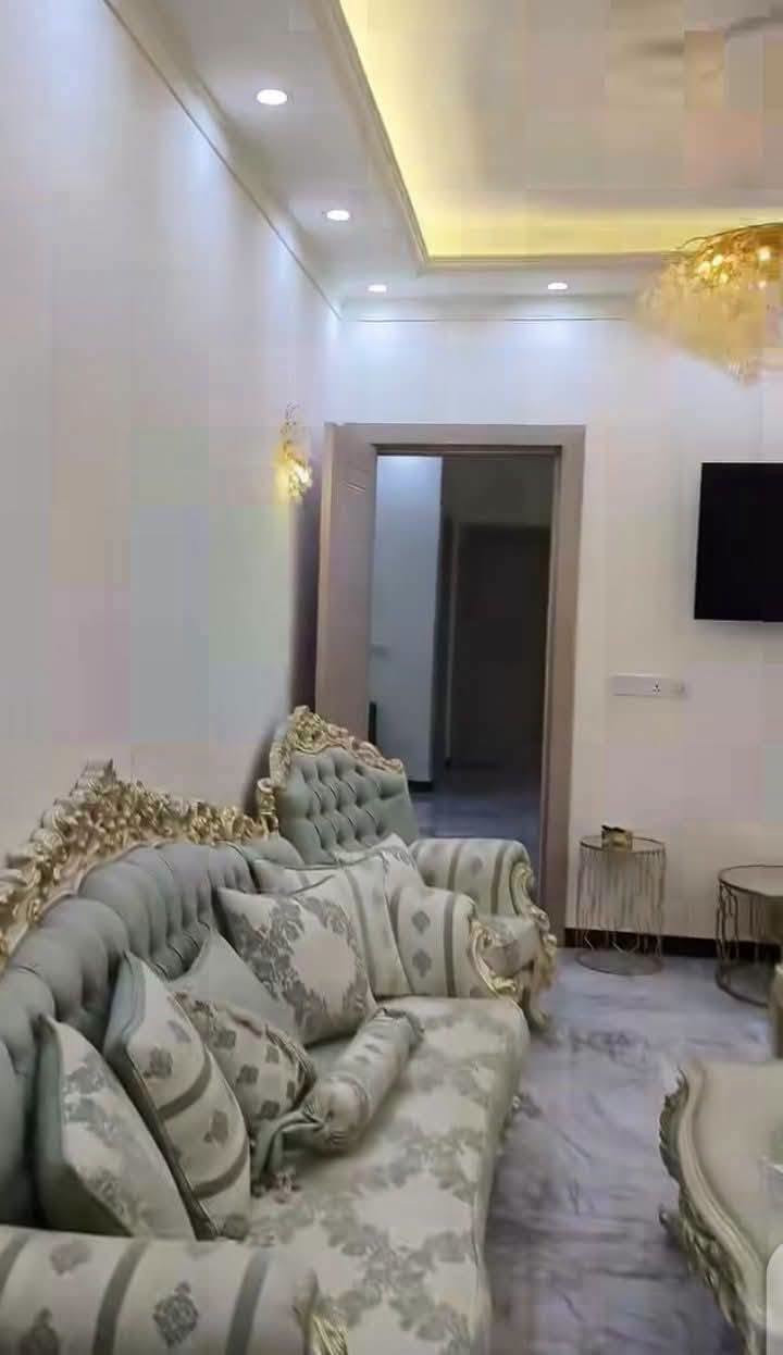 دار حديث للبيع 
المساحه 198متر طابو ملك صرف
الواجهه 8.10 
الموقع القاضيه قرب مديرية التربيه
 حديث بناء درجة أولى يحتوي على 6 غرف نوم وهول واستقبال وكراج سيارة وحمام 3 أرضية واجهة مرمر بناء درجة أولى 
السعر خاص او اتصال 
***********
