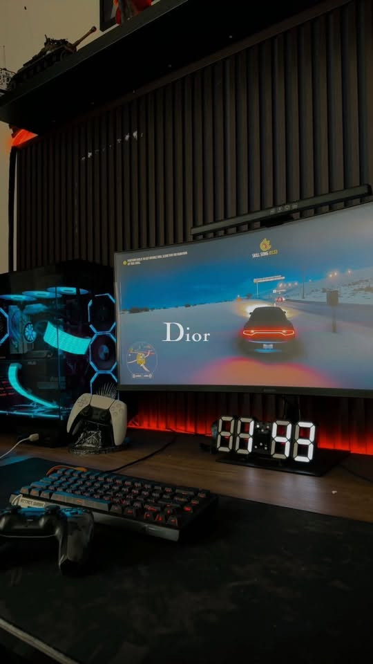 سلام عليكم بي سي للبيع استخدام كلش قليل
🖥️ PC GAMING 🔥

⚙️ المواصفات:
  
🧠 المعالج: AMD Ryzen™ 5 9600X

🎮 كرت الشاشة: ASUS PRIME GeForce RTX™ 5070 OC
💾 الذاكرة: 12GB GDDR7

🛡️ اللوحة الأم: ASUS ROG STRIX B650-A GAMING WIFI

🚀 الرام: G.SKILL Ripjaws S5 DDR5
📊 16GB (1×16GB) — 6000MHz CL36
⚡ XMP & EXPO

💽 التخزين: WD Blue SN5100 NVMe
📦 1TB — PCIe 4.0
⚡ سرعة تصل إلى 7100MB/s

🔌 الباور سبلاي: Thermalright SG850S
⚡ 850W — 80+ Gold

❄️ التبريد: Thermalright Aqua Elite 360 V6
💧 تبريد مائي 360mm

🖤 الكيس: DarkFlash DY470 Mid Tower

💨 المراوح: Thermalright TL-M12Q X3
✨ 3×120mm ARGB

🌈 إضاءة ARGB: SNOWMAN Sleeved Cover Extension
🔗 24-Pin + 12+4 Pin

🪟 النظام: Windows 11 Pro أصلي
شراي تفضل واتساب ***********
ضمان شركه العالميه باقي الهه ٣ اشهر
