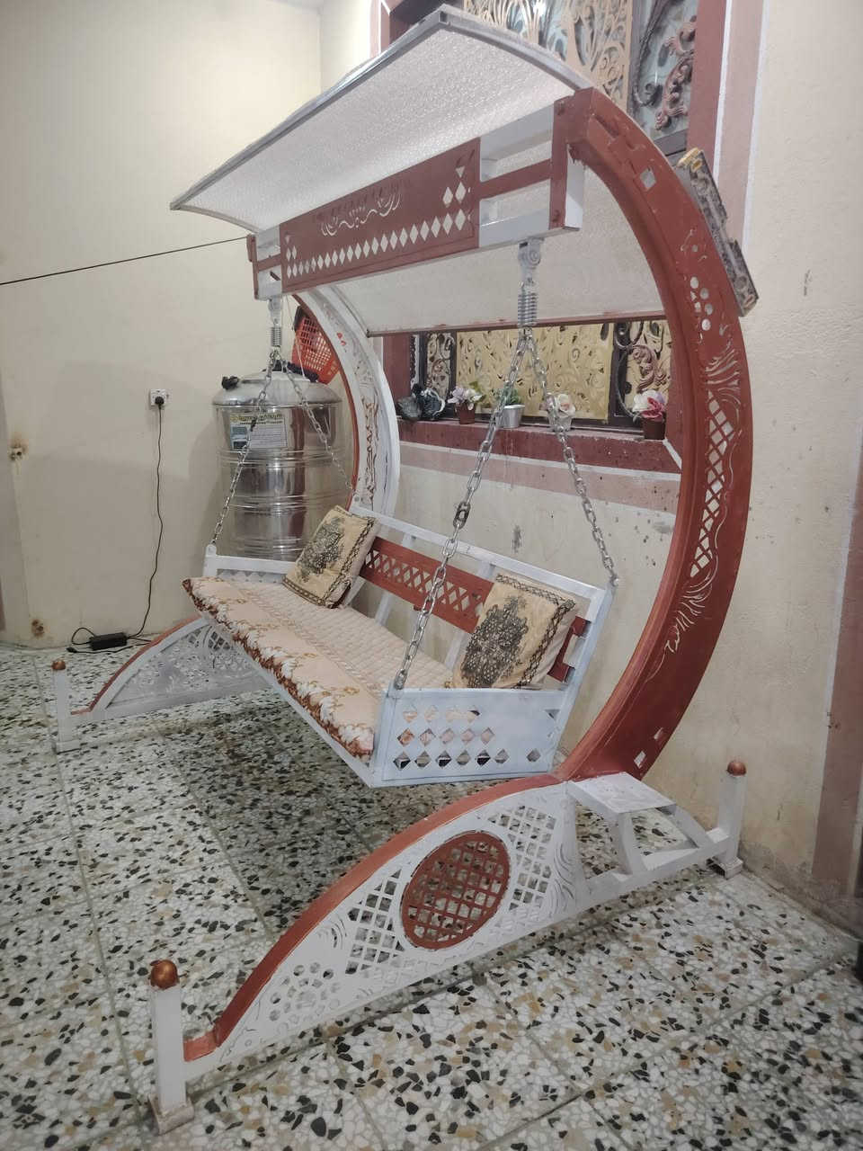السلام عليكم مرجوحه للبيع بهاذ الشكل استفسار***********
