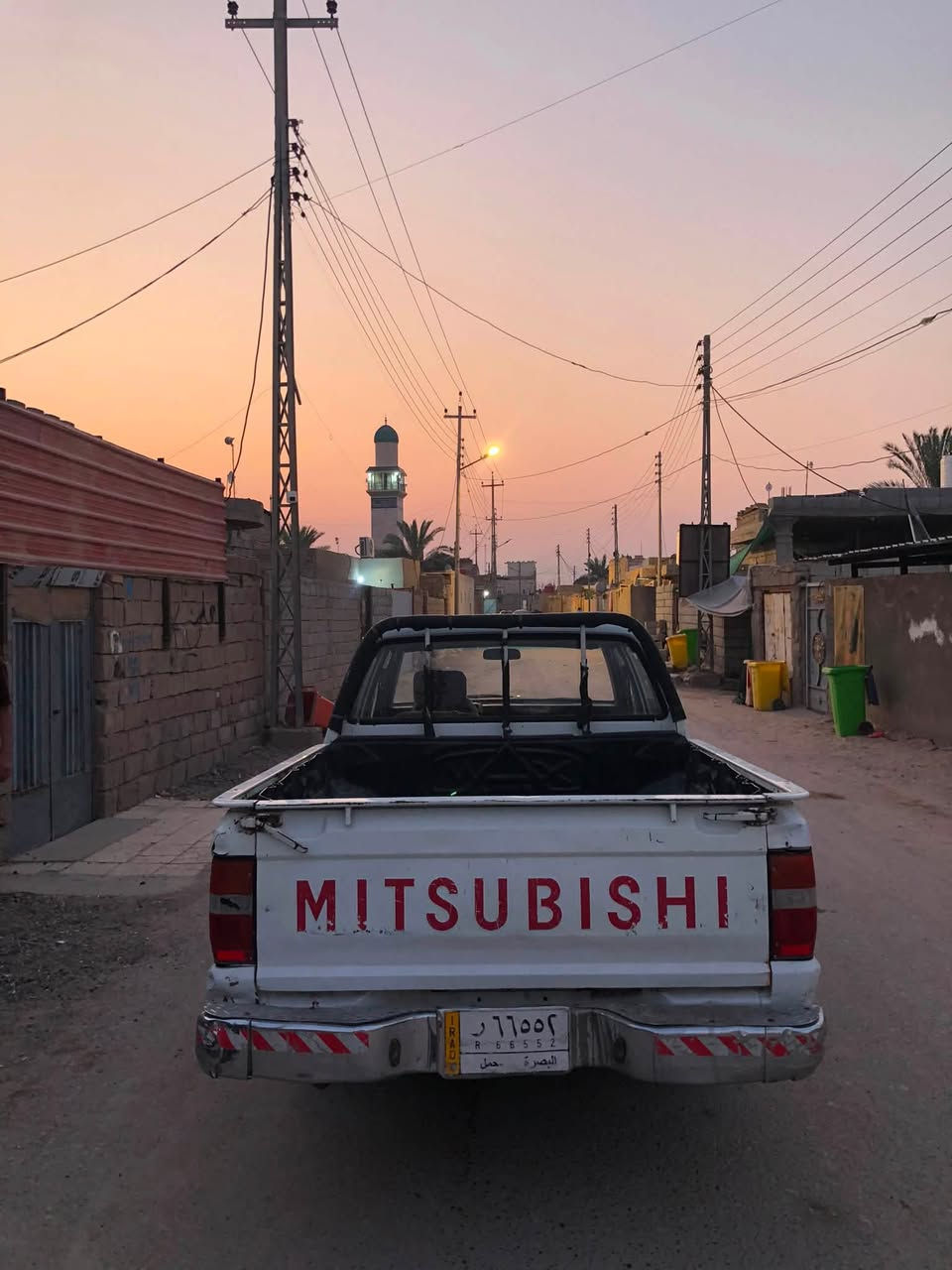 سلام عليكم سياره للبيع مستبيشن مديل ١٩٩٧ كفاله كير ومحرك السياره على وضع البلاد
حلوه مرتبه تايرات جدد اي نقص بالسياره ماكو سنويه صاله ١٥ يوم من خلصت السعر ٤٨ وبيه مجال مكان البصره رقم التلفون ***********
