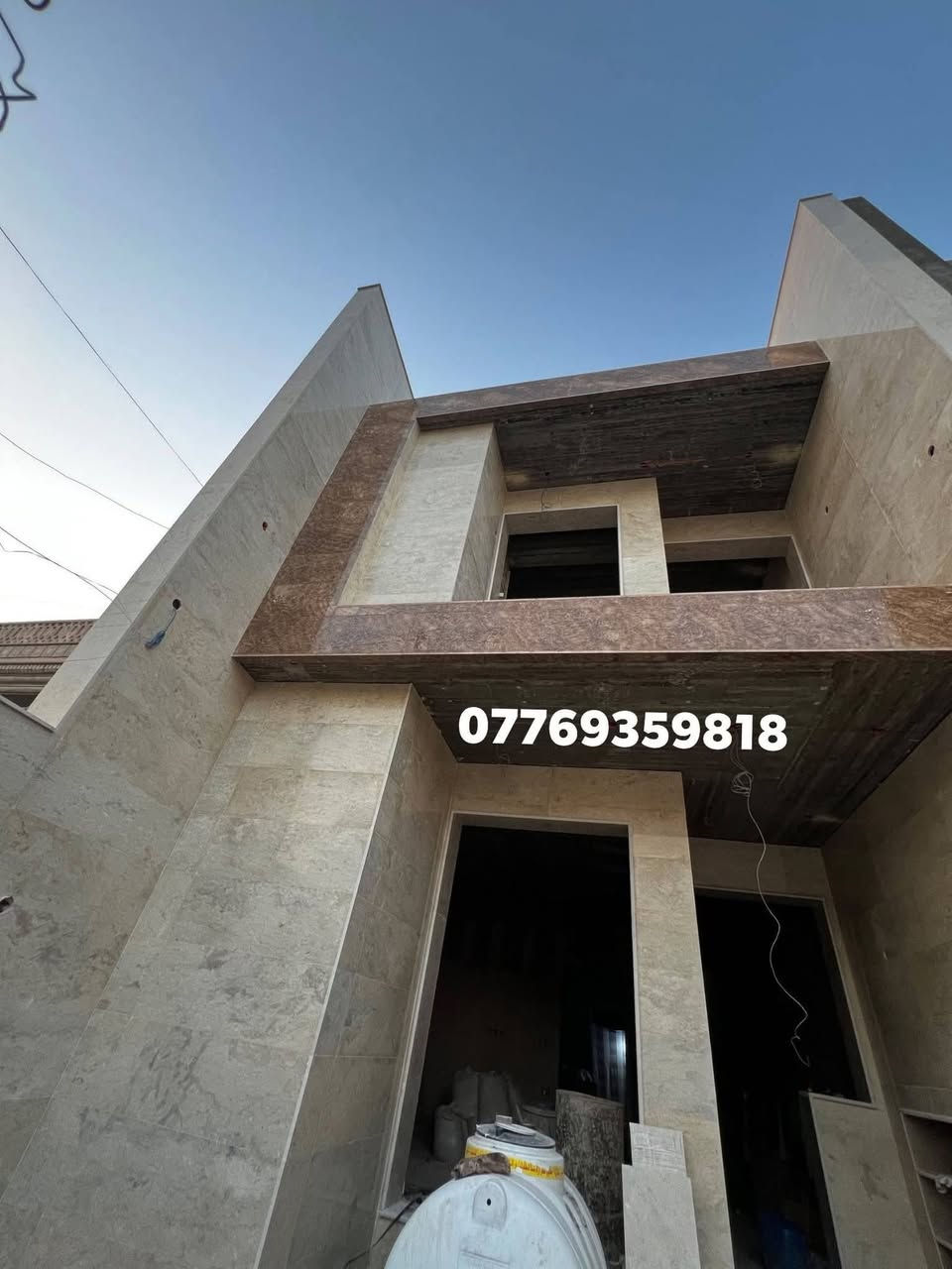 ***********
احد اعمالنا في بغداد وجميع محافظات 
نعمل جميع طرق تغليف واجهات بحدث الطرق المودرن والنيو كلاسك كادر موصلي مختص بتغلف الواجهات
