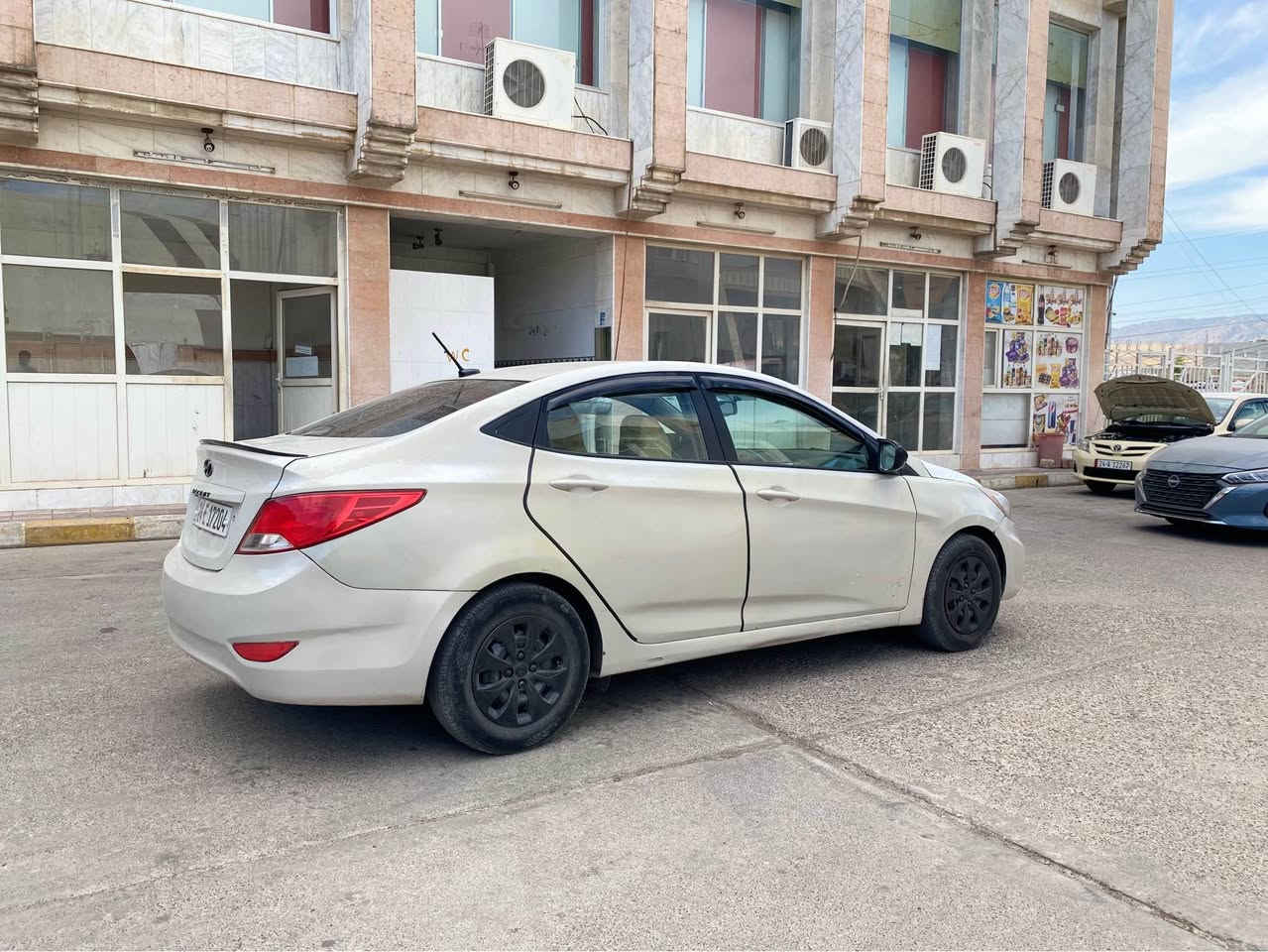 Hyundai,Accent
موديل,2017 سيارة صفحة صبغ وبولند صورة حادث موجود. بدون دواخل بدون اربك. ماشي ١٣٢الف 
گيرمحرك مامفتوح شرط. 
سياره هزه سنوية كولو جديد تحويل شرط 
سيارة موجود عقرة. سعر80ورقة مجال 
رقم واتساب.***********
رقم. زين.*********** اكر, نينوى
