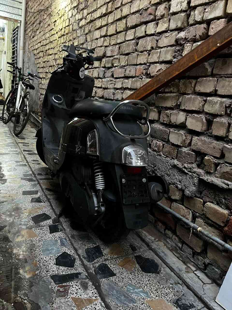 ماكس بوليس • كفالة • قبل شهر