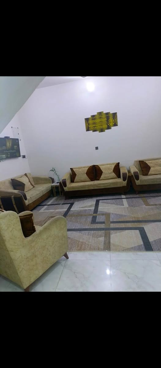 بيت زراعي المساحه ١٥٠ متر ناحيه أور السديناويه يتكون من استقبال صاله غرفتين نوم مطبخ صحيات البناء طابوق صب كونكريت للستفسار أكثر ***********  السعر ٦٨ مع مجال

