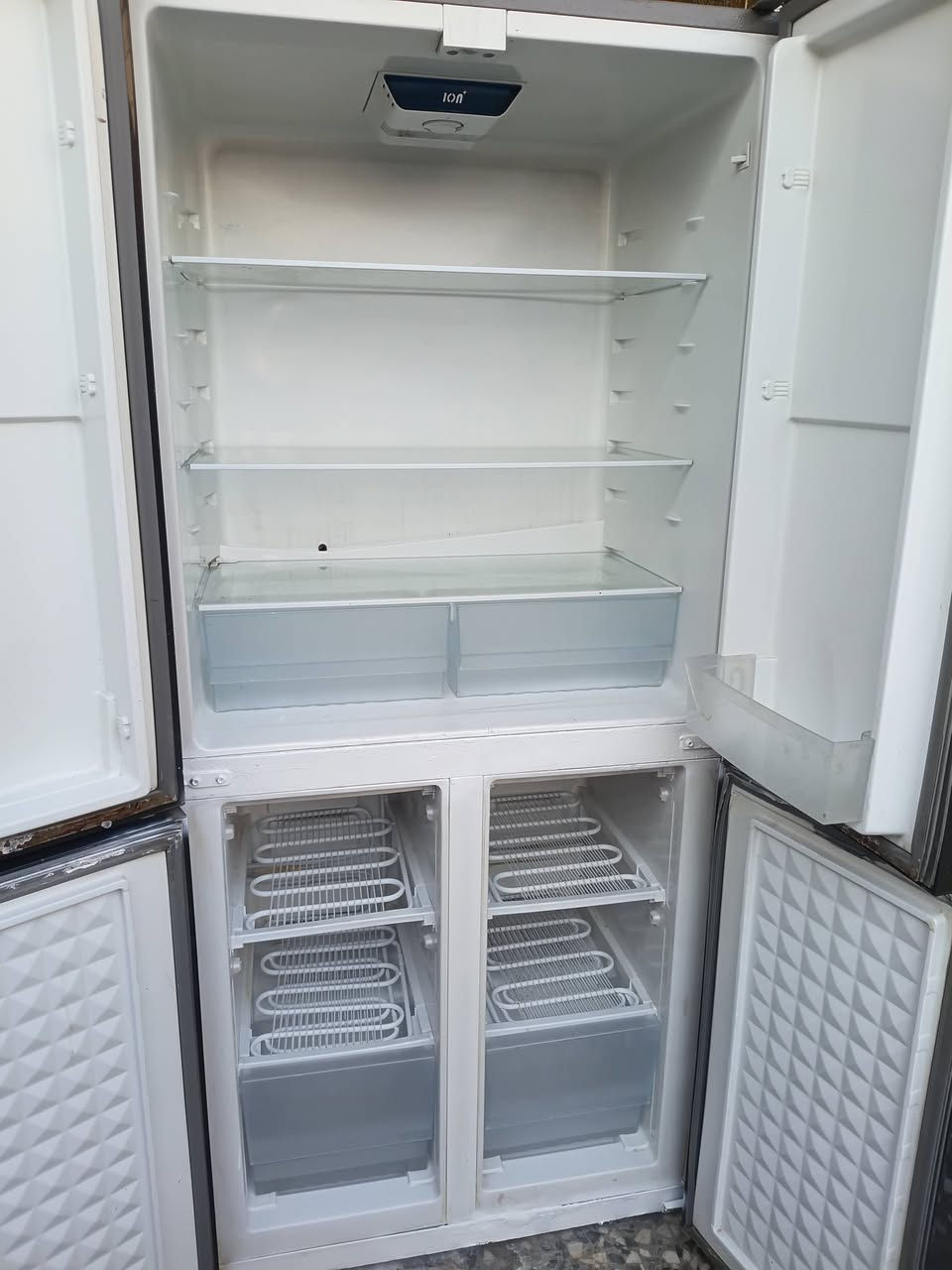 ثلاجه مجمده نفس الوقت شغاله عفحص تجميد فول نضيف 30قدم لسعر260 بغداد مدينه الصدر يوجد توصيل ***********
