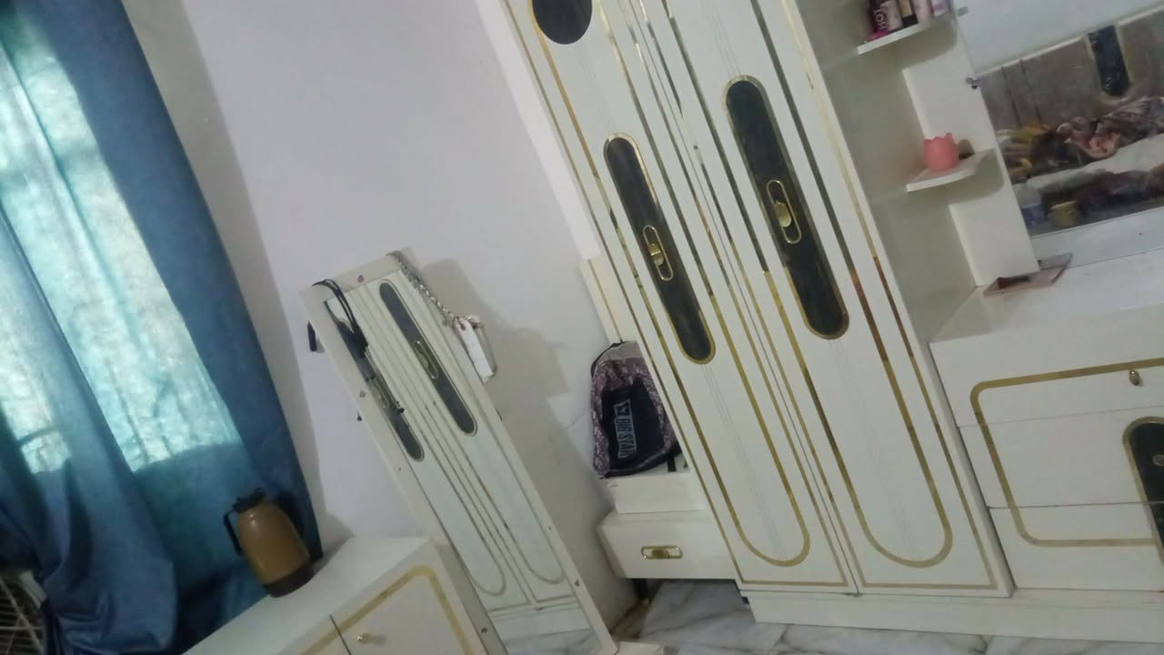 سلام عليكم  غرفه تركيه  للبيع السعر 350 وبيه مجال حك جيتك غرفه يعوزه بس مره اي شي مابيه الغرفه ماتعبك ولا شي  الاستفسار *********** رقم الجوال مال اني وخاص هم اتواجد
